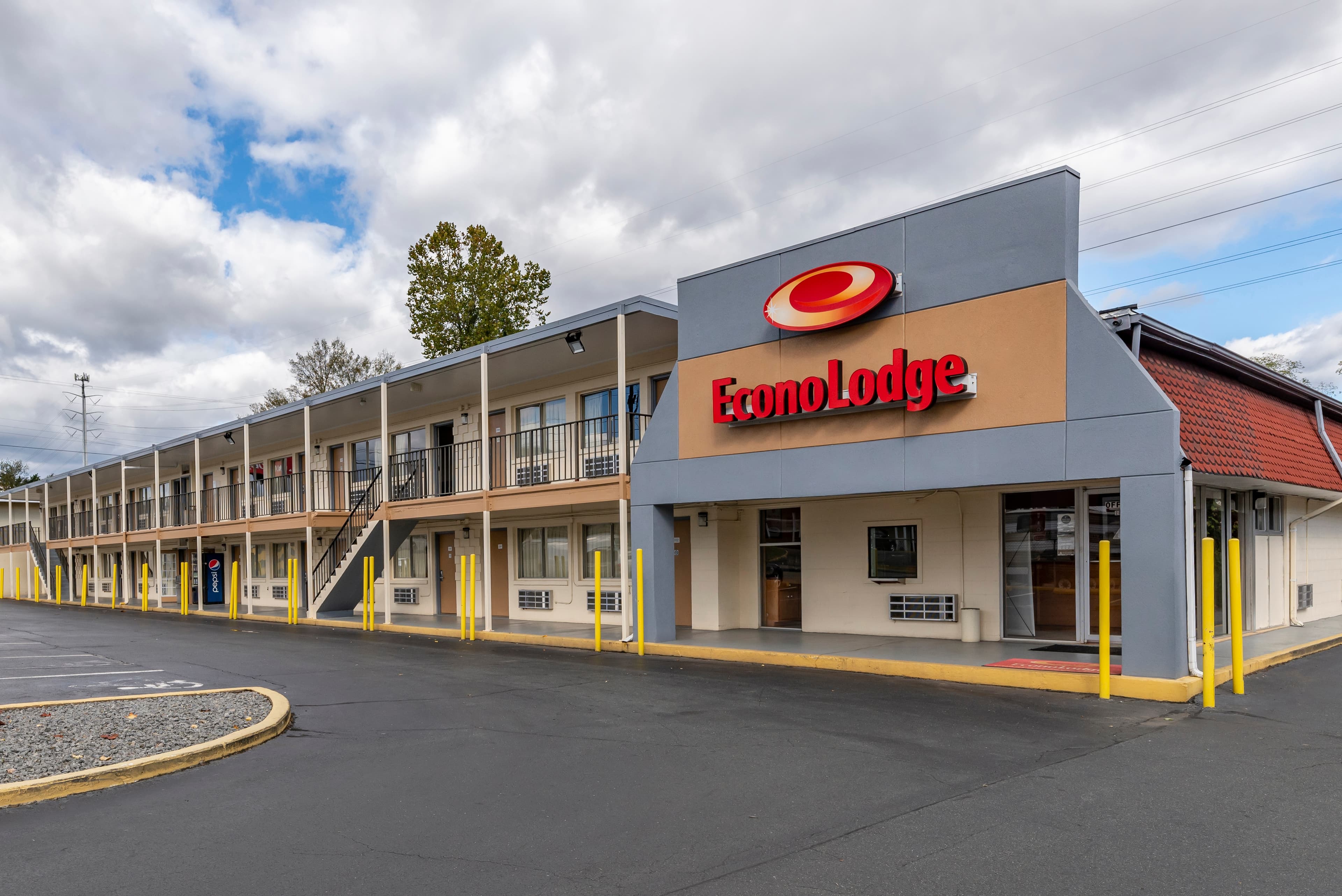 Econo Lodge Charlottesville North - University Area - Image 1