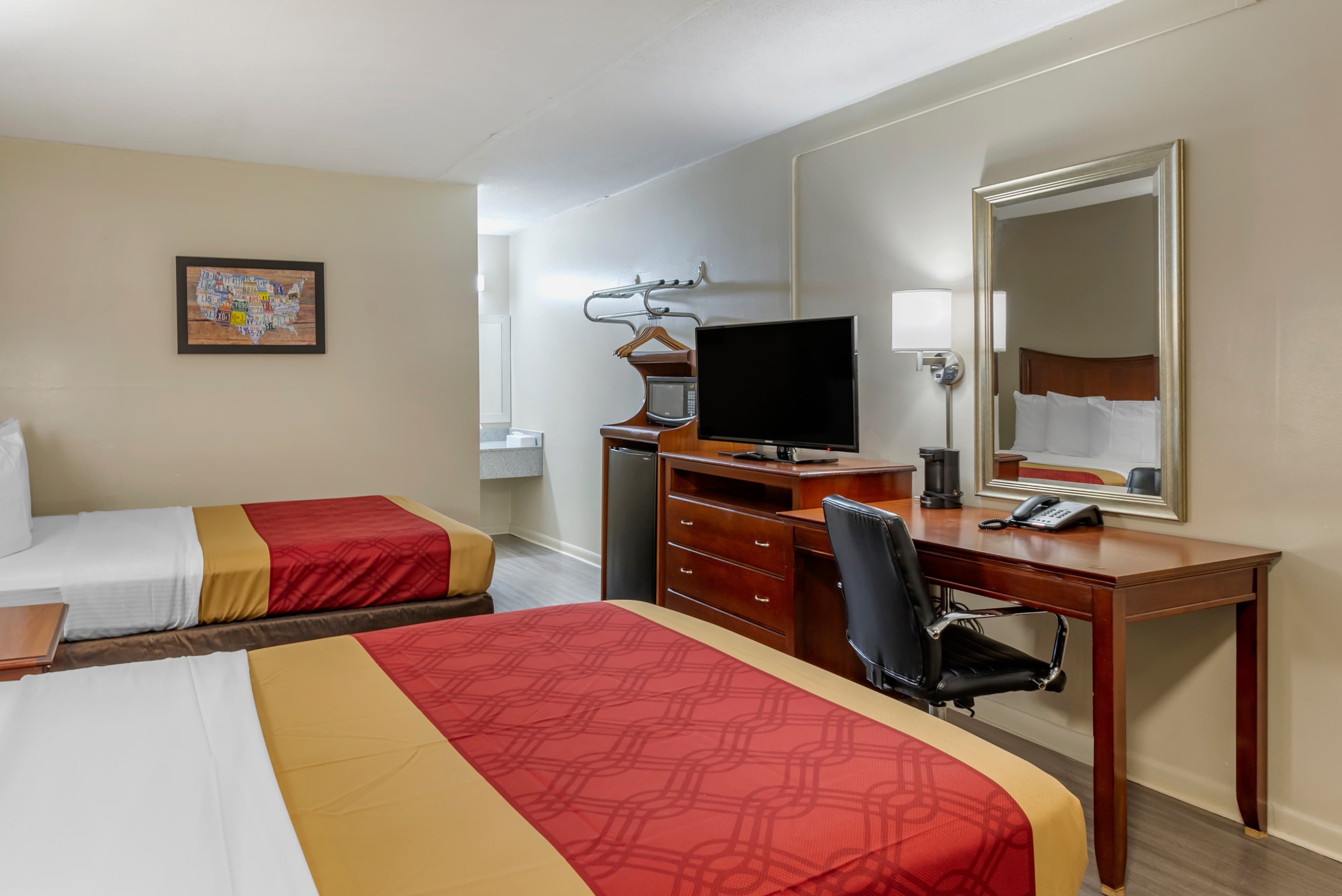 Econo Lodge Charlottesville North - University Area - Image 3