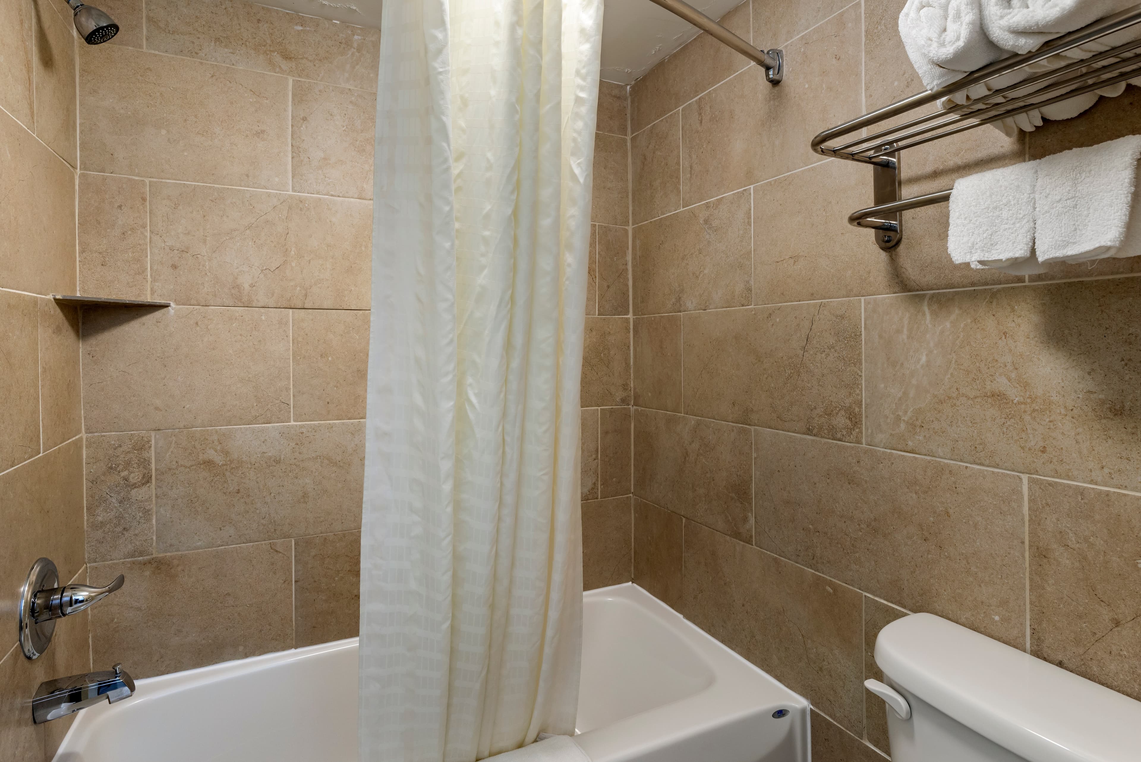 Econo Lodge Charlottesville North - University Area — 12