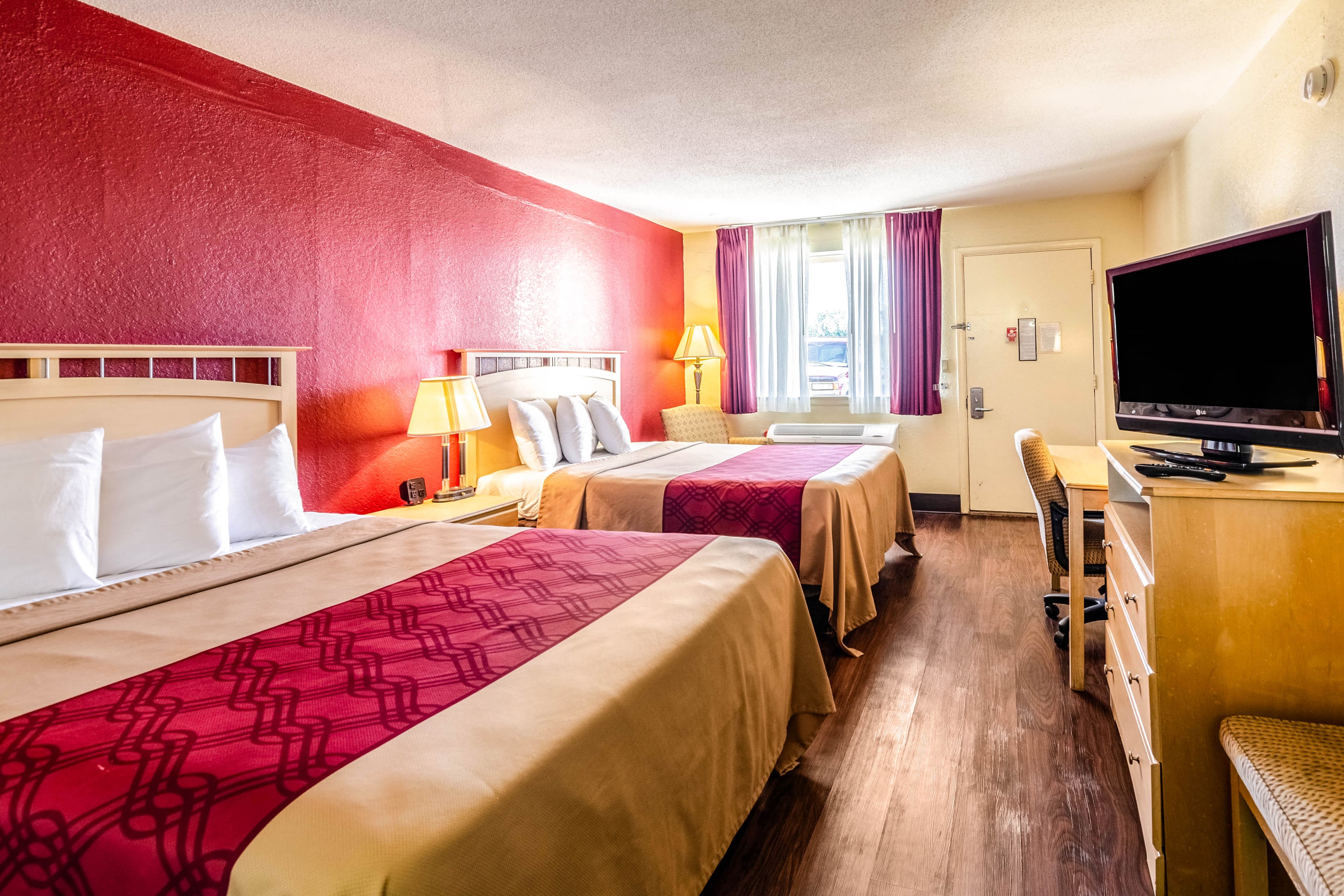 Econo Lodge Christiansburg-Blacksburg I-81 — 14