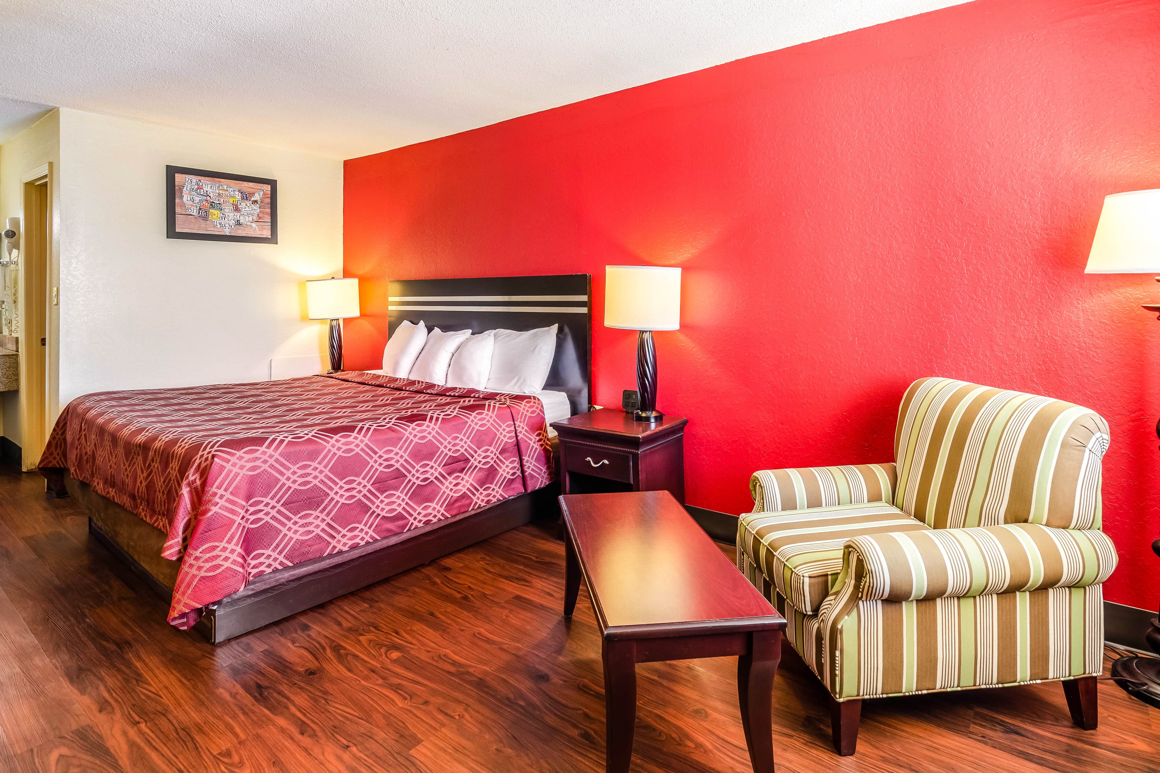 Econo Lodge Christiansburg-Blacksburg I-81 - Image 2