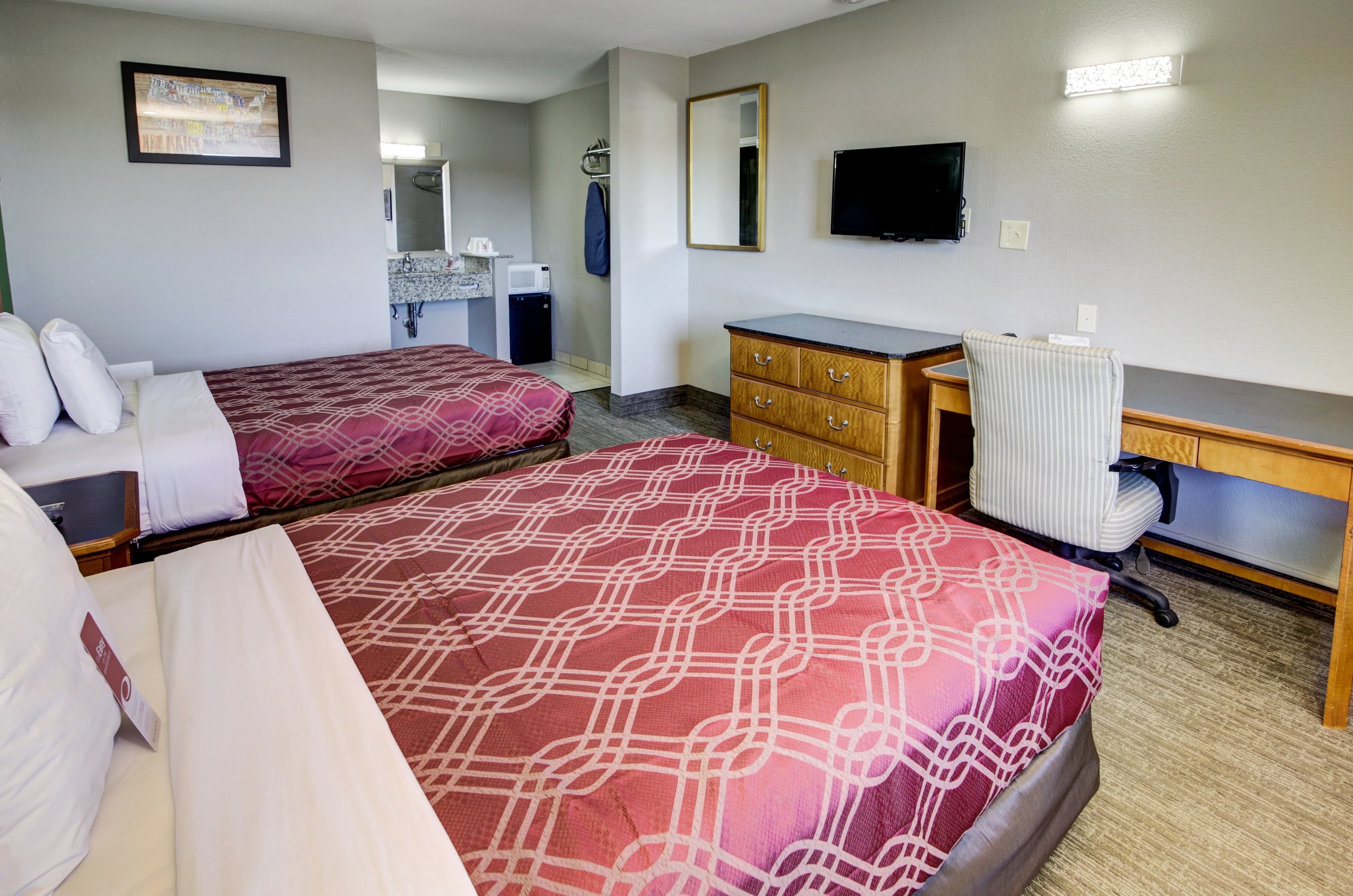 Econo Lodge Norfolk Airport - Image 2