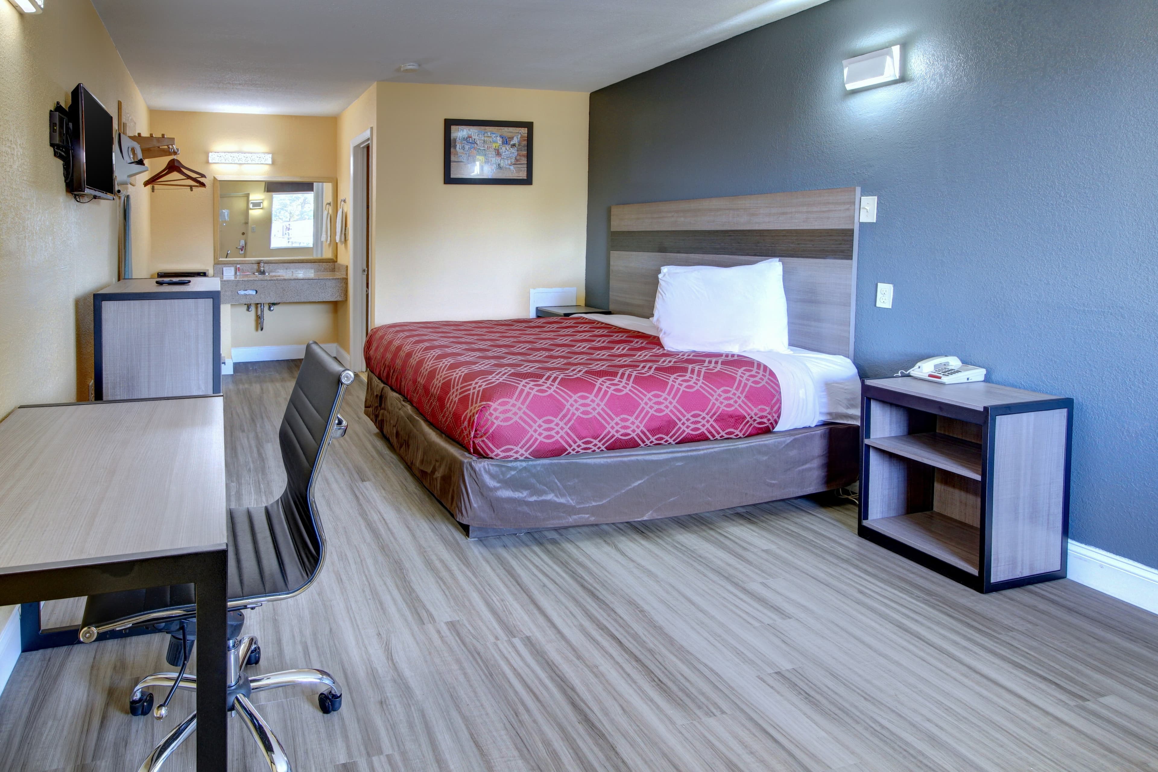 Econo Lodge at Military Circle — 6