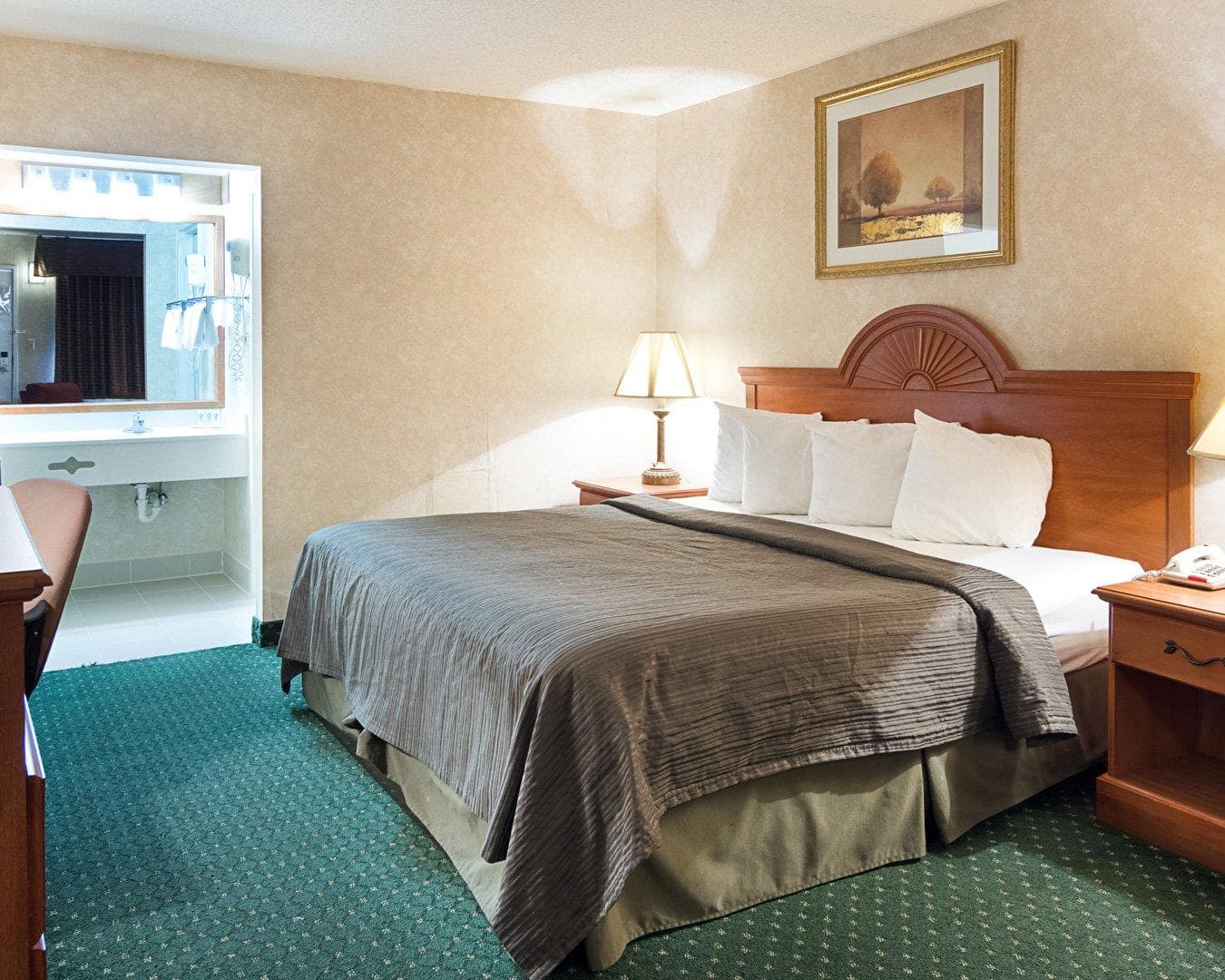 Quality Inn Petersburg Fort Lee Area — 4