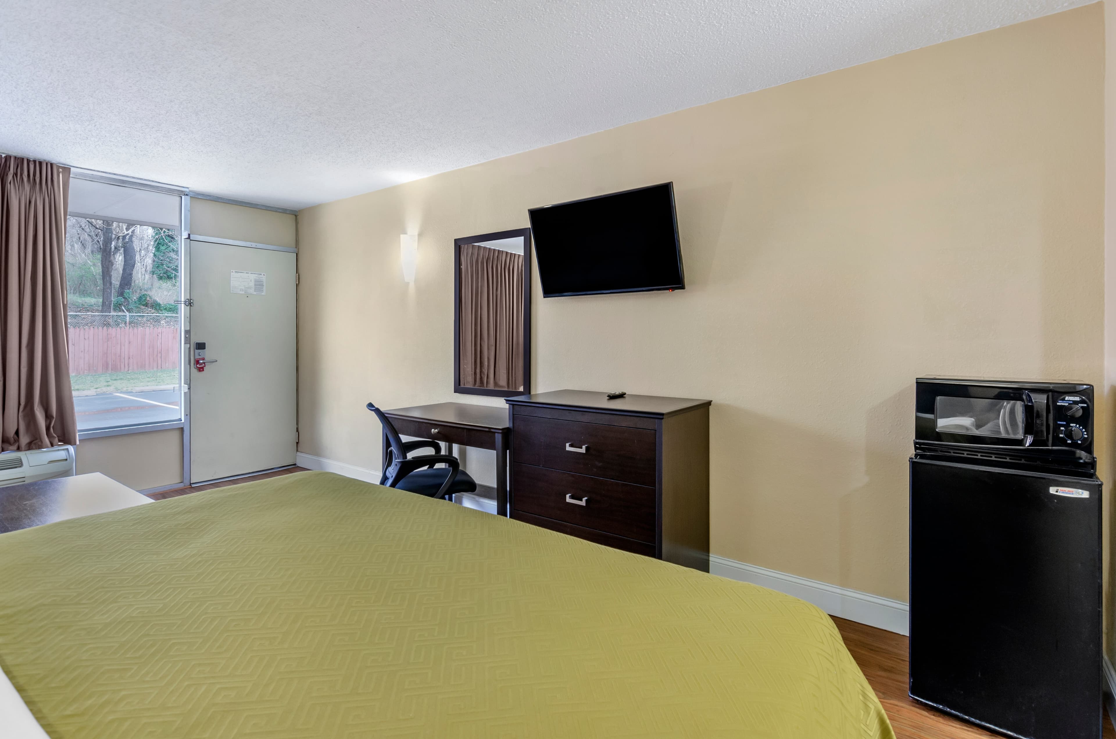 Econo Lodge Roanoke Civic Center — 7