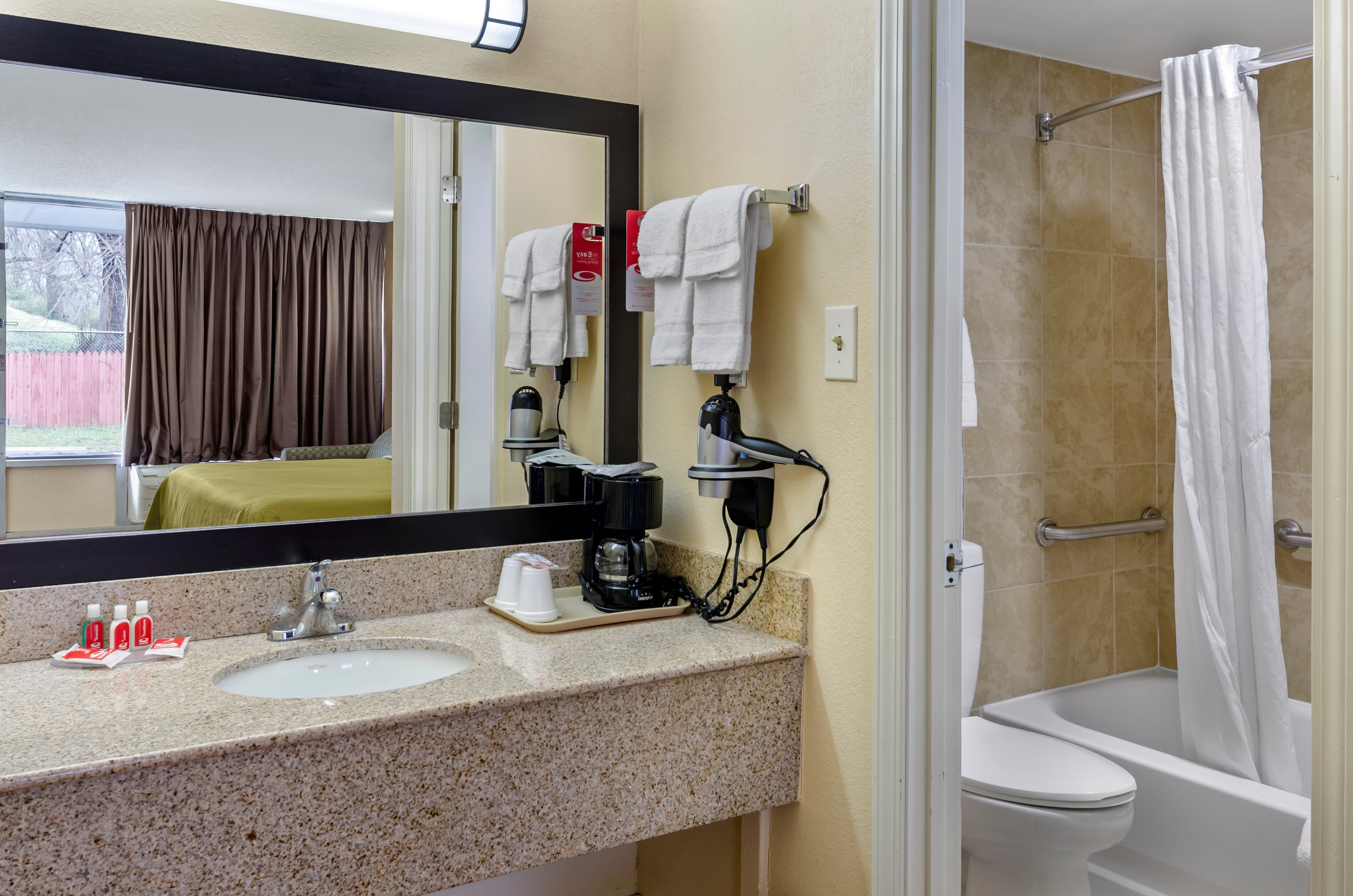 Econo Lodge Roanoke Civic Center — 10
