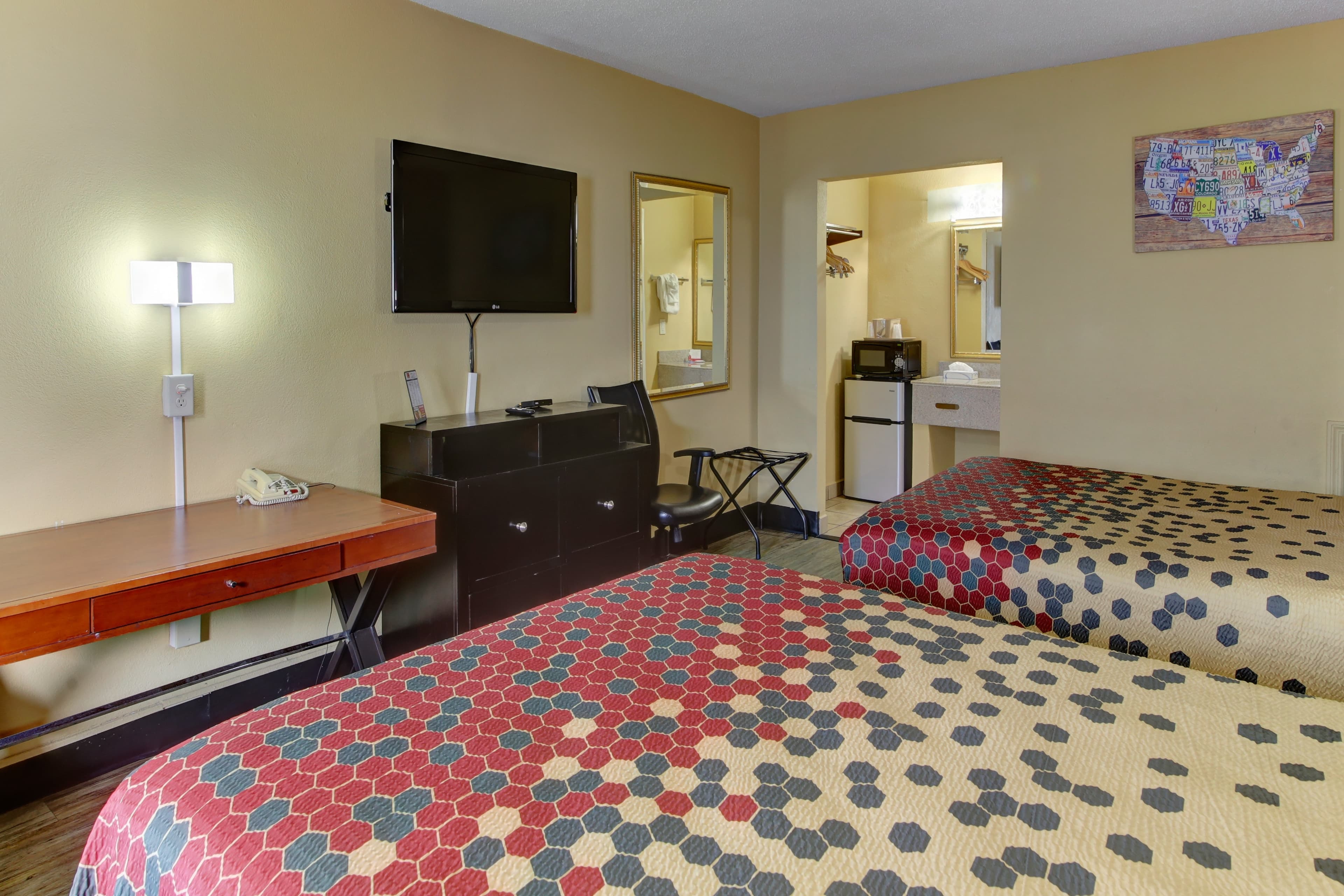 Econo Lodge Virginia Beach Town Center — 8