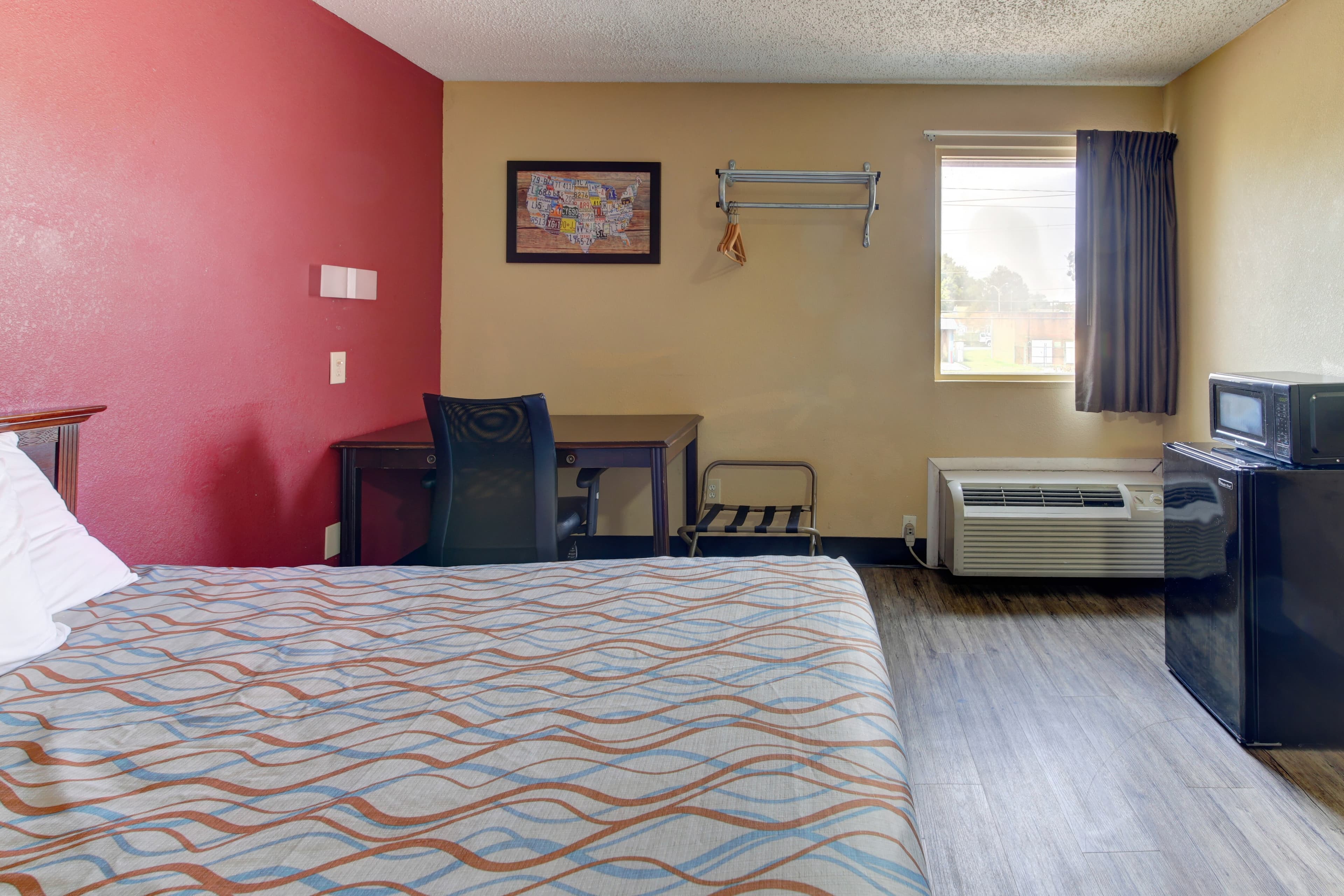 Econo Lodge Virginia Beach Town Center - Image 2