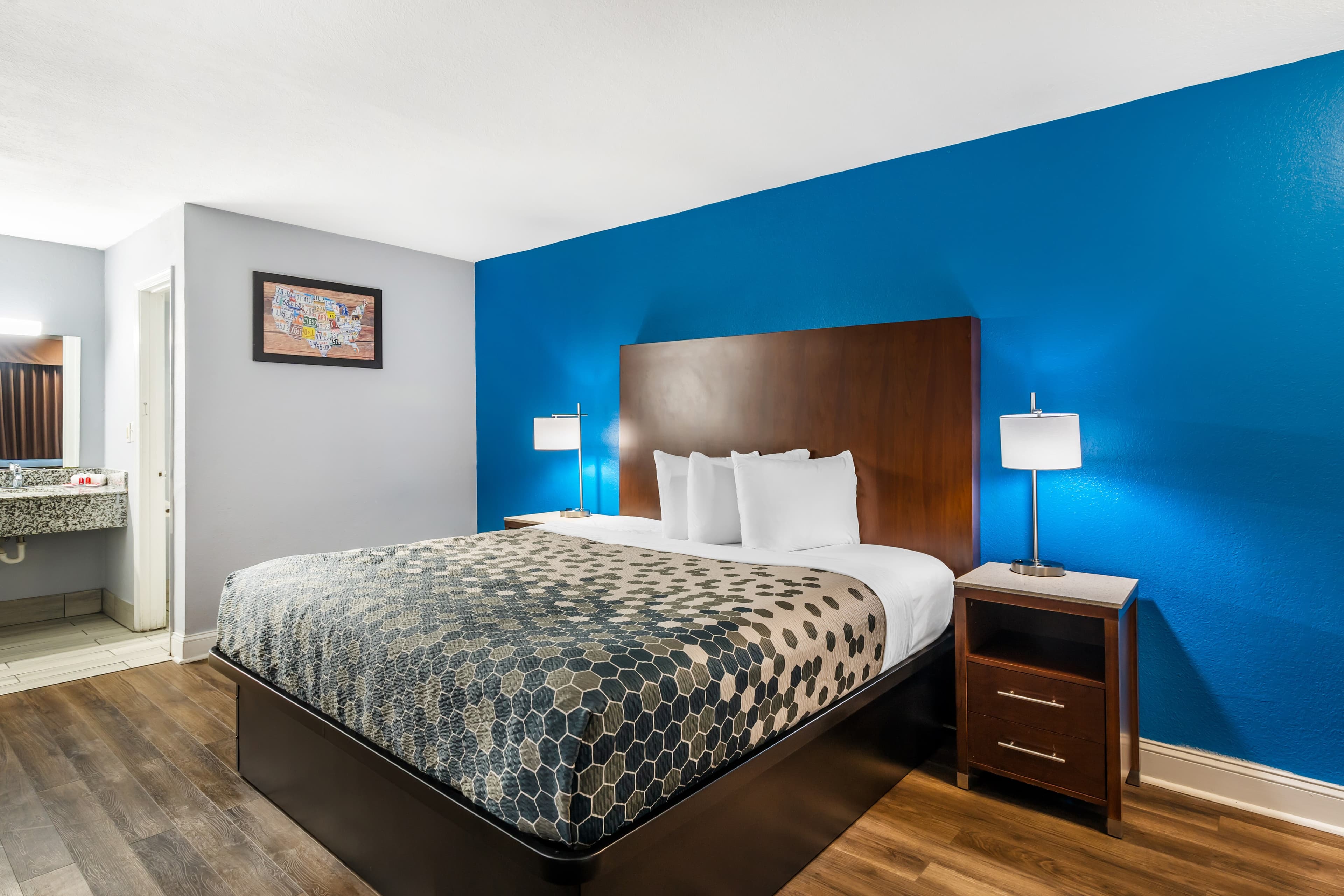 Econo Lodge Inn & Suites Virginia Beach - Norfolk — 24