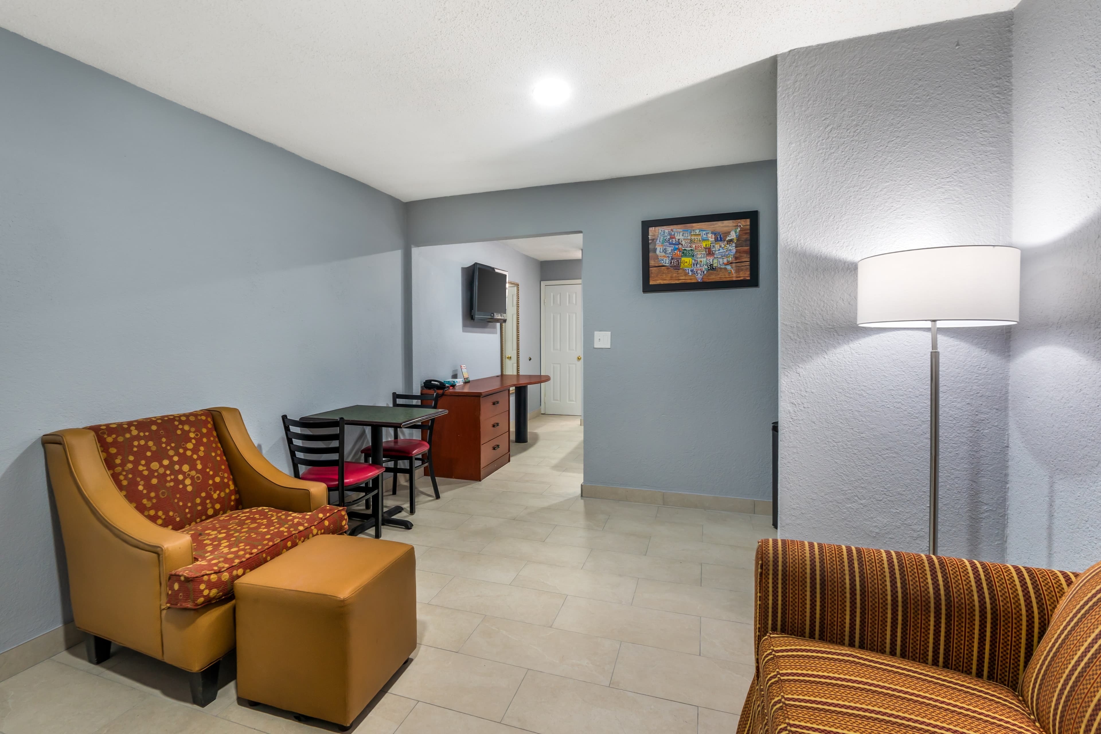 Econo Lodge Inn & Suites Virginia Beach - Norfolk — 8