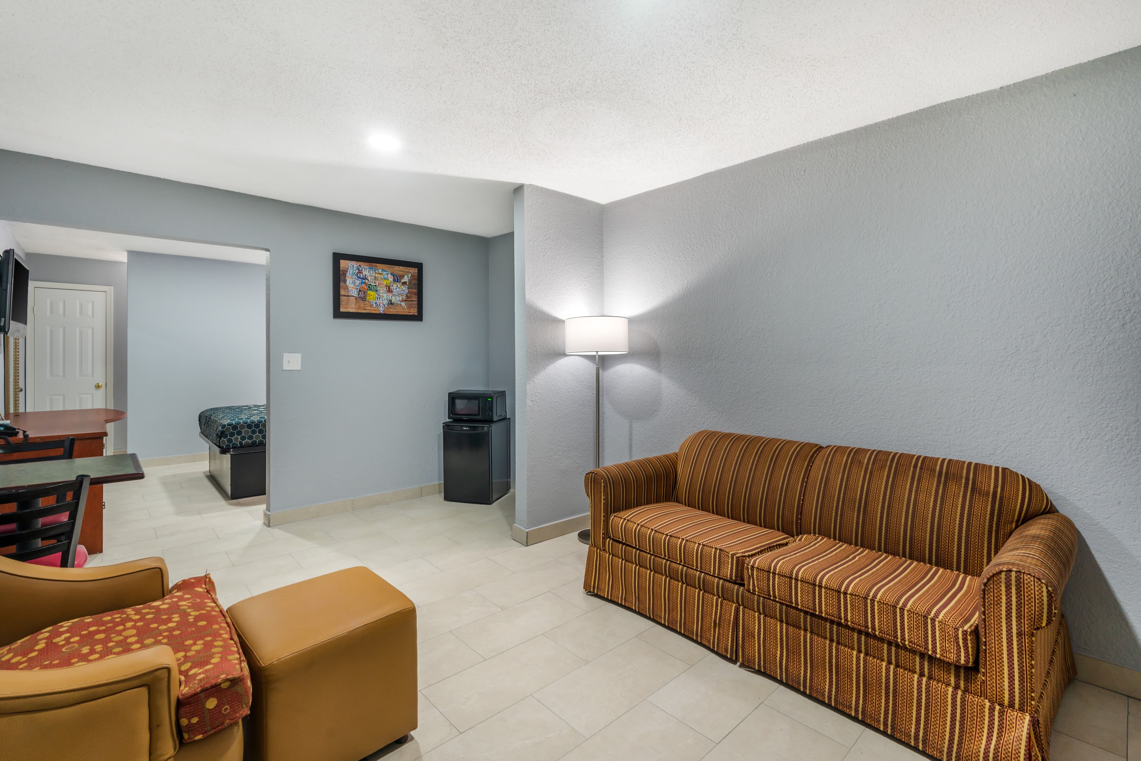 Econo Lodge Inn & Suites Virginia Beach - Norfolk — 9