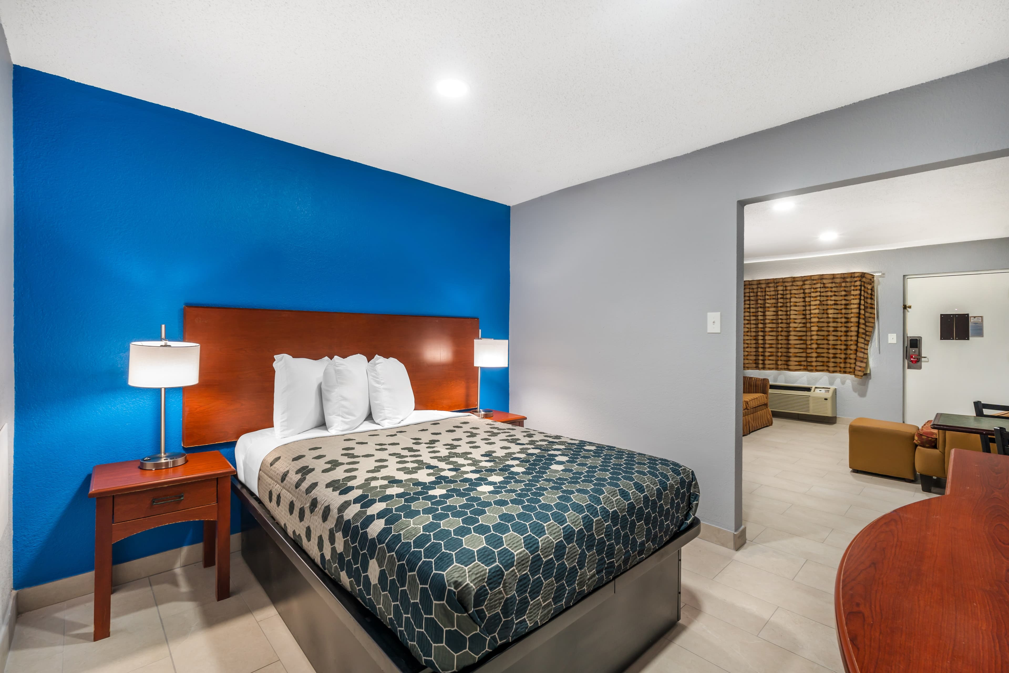 Econo Lodge Inn & Suites Virginia Beach - Norfolk — 10
