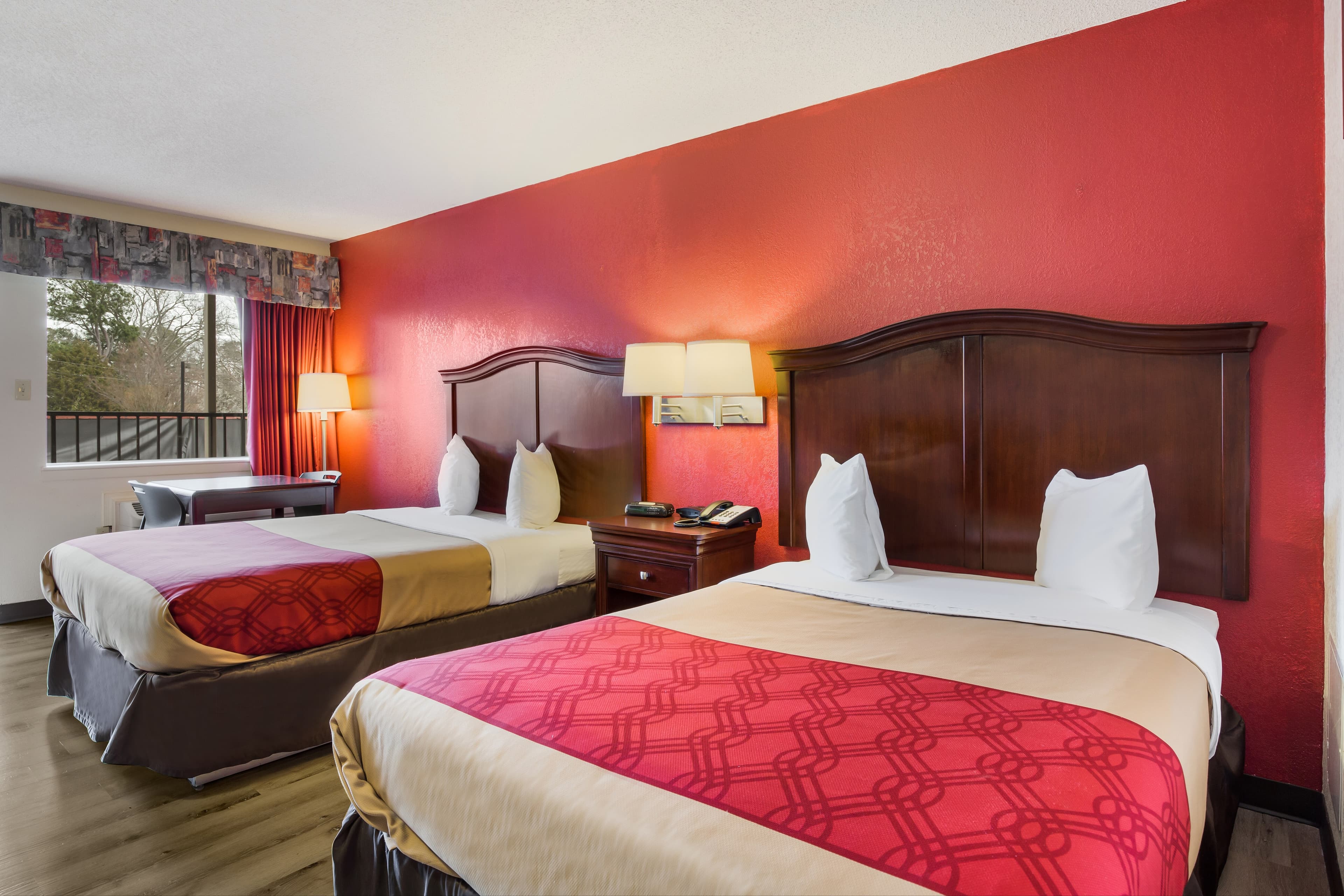 Econo Lodge Williamsburg Historic Area — 6