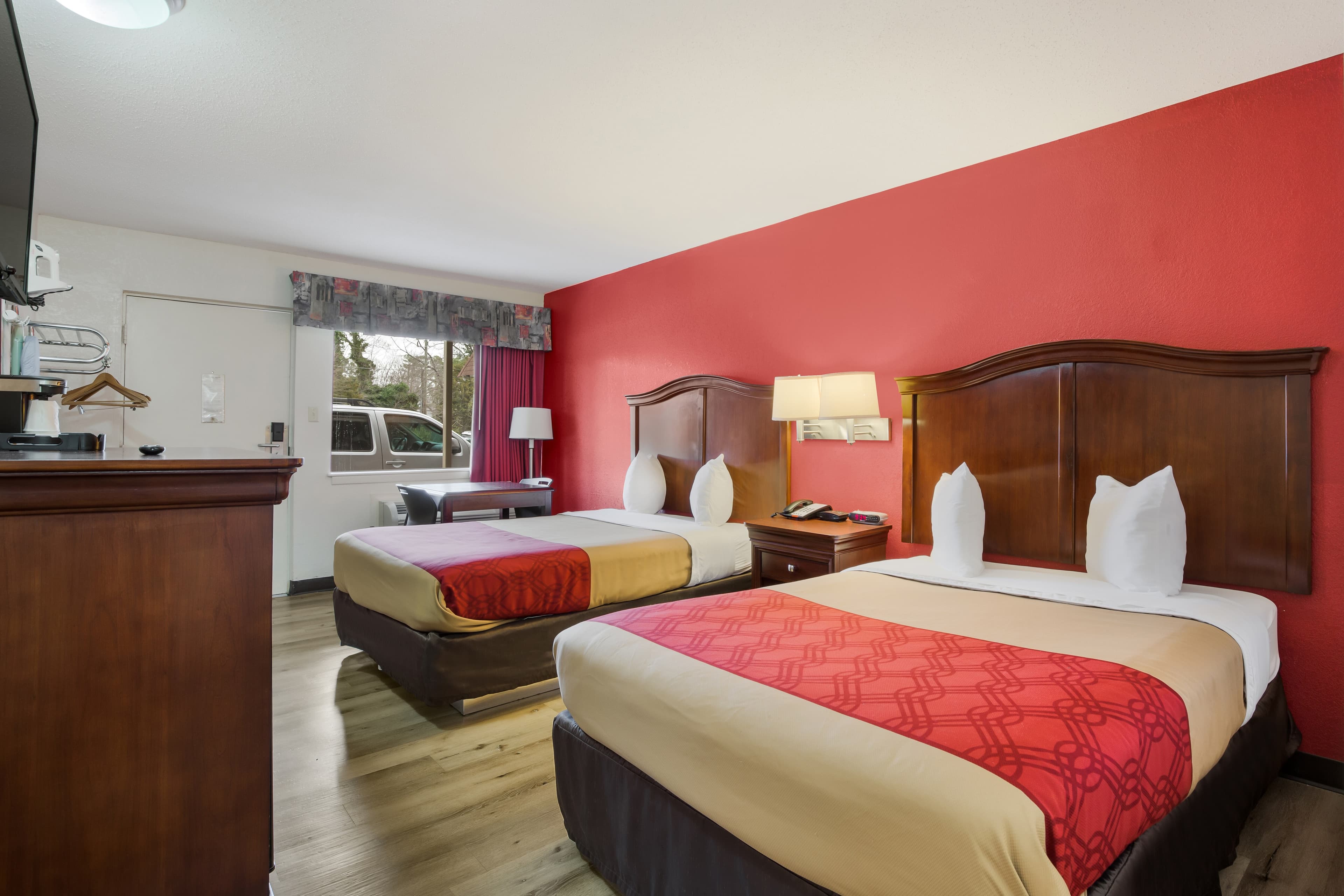 Econo Lodge Williamsburg Historic Area - Image 2