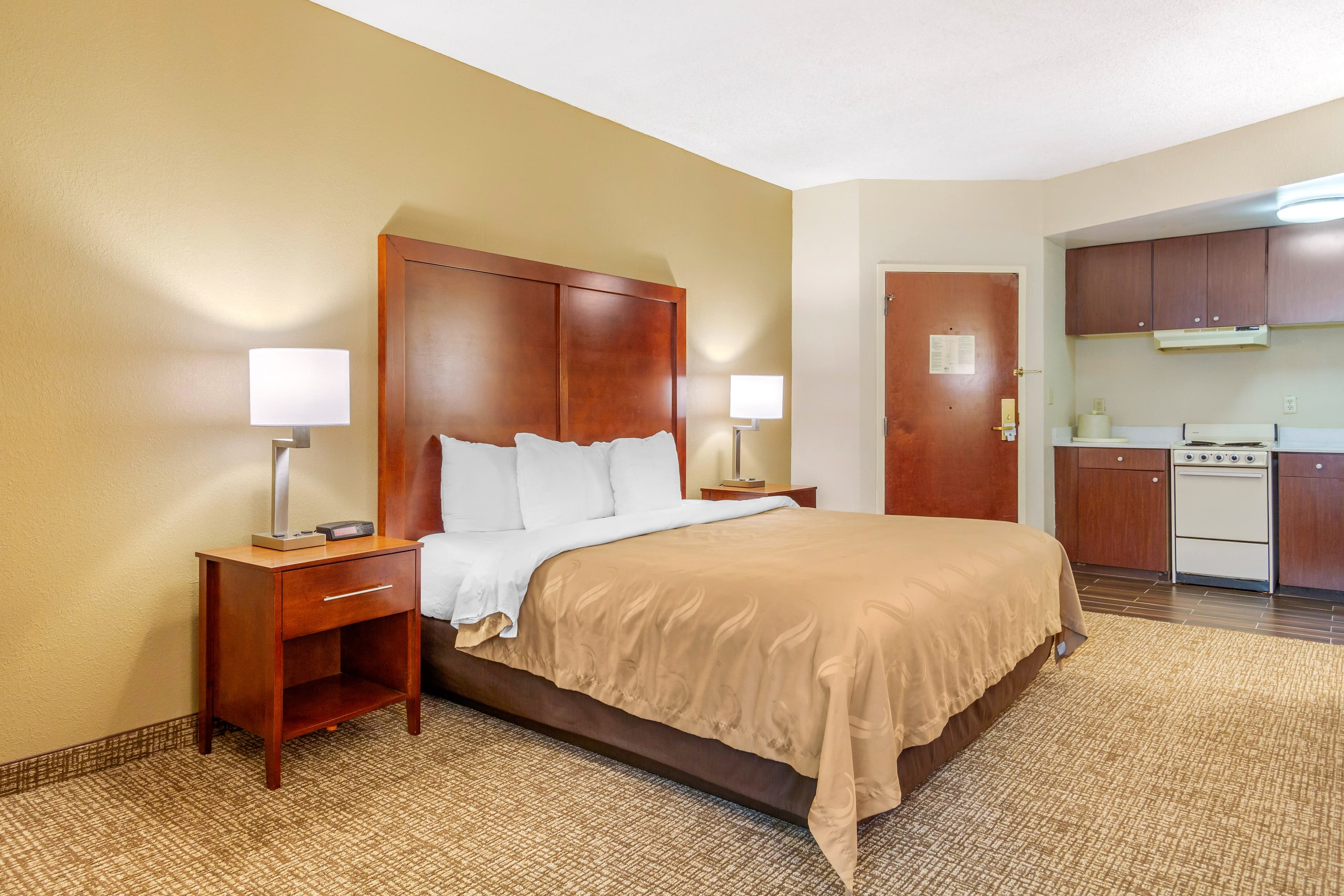 Quality Inn & Suites Olde Town - Image 3