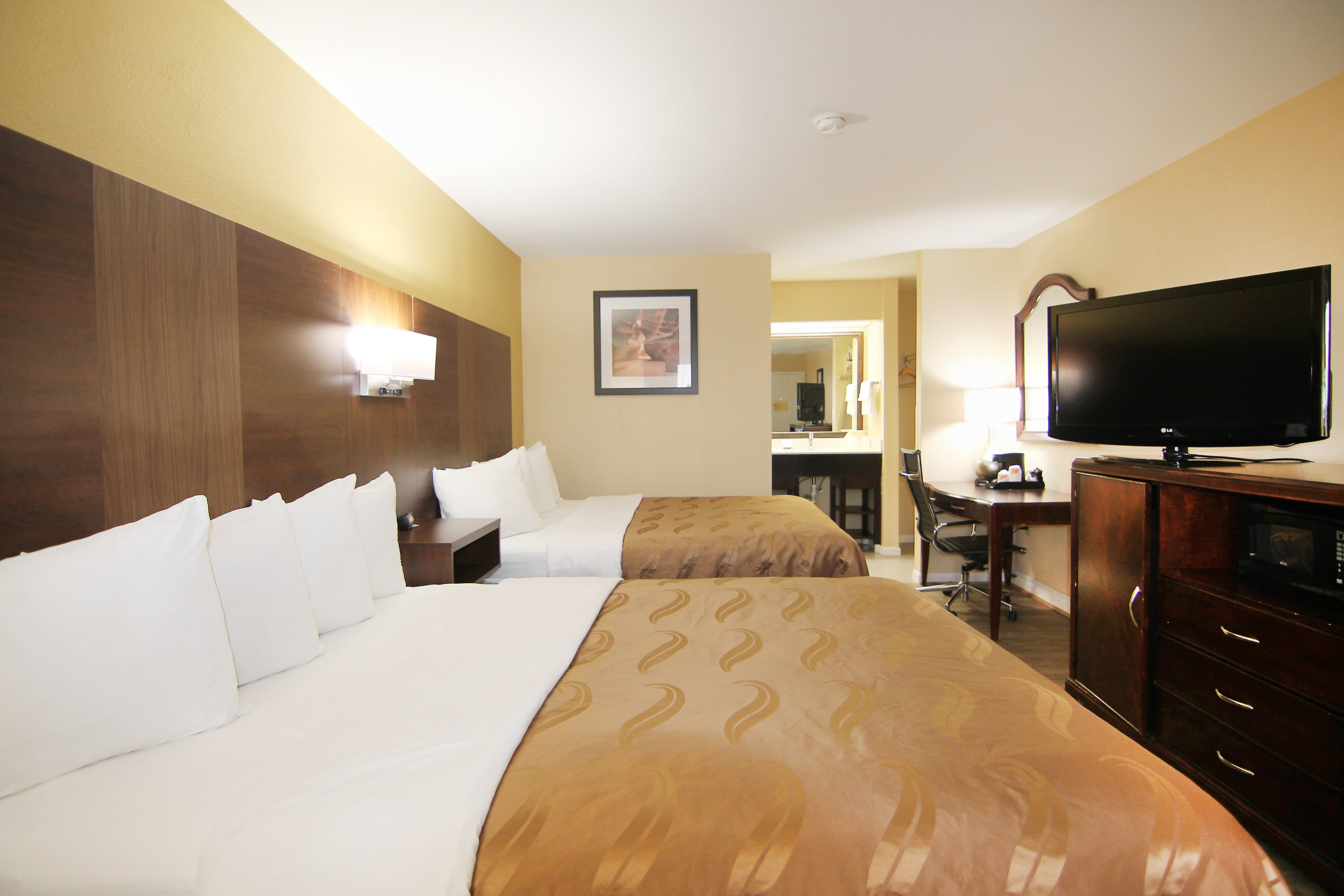 Quality Inn & Suites Franklin - Image 2