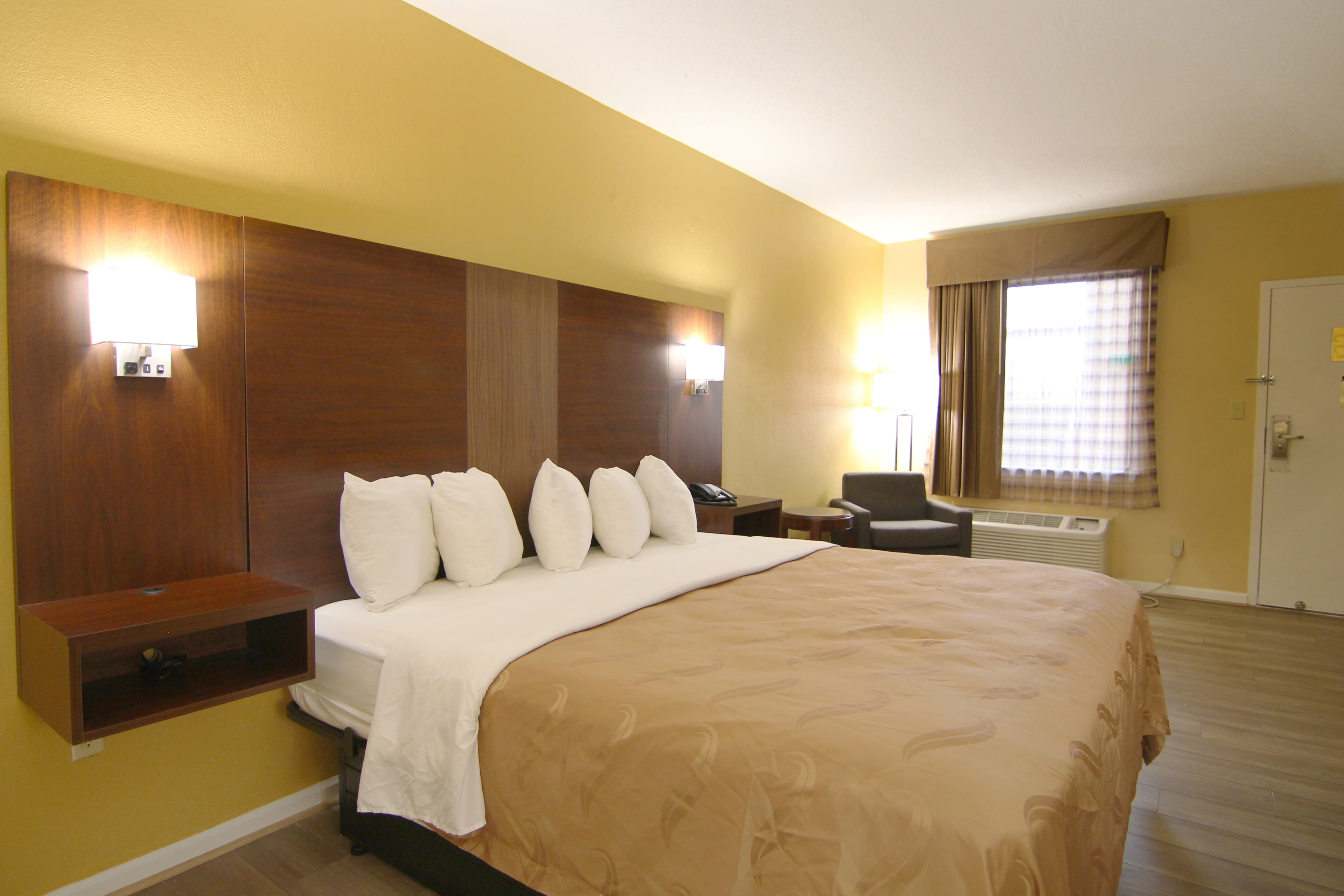 Quality Inn & Suites Franklin — 9