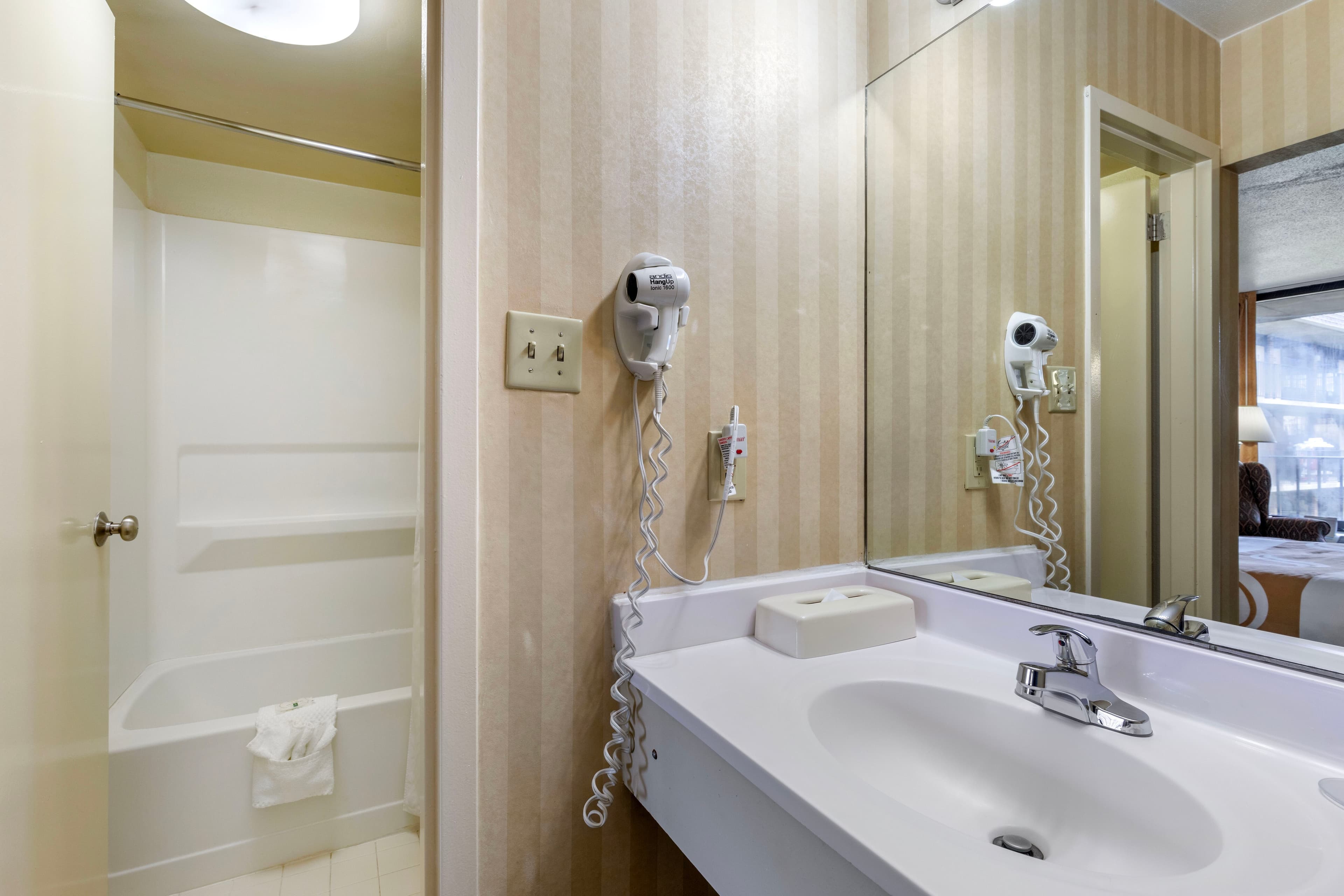 Quality Inn Vienna - Tysons Corner — 17