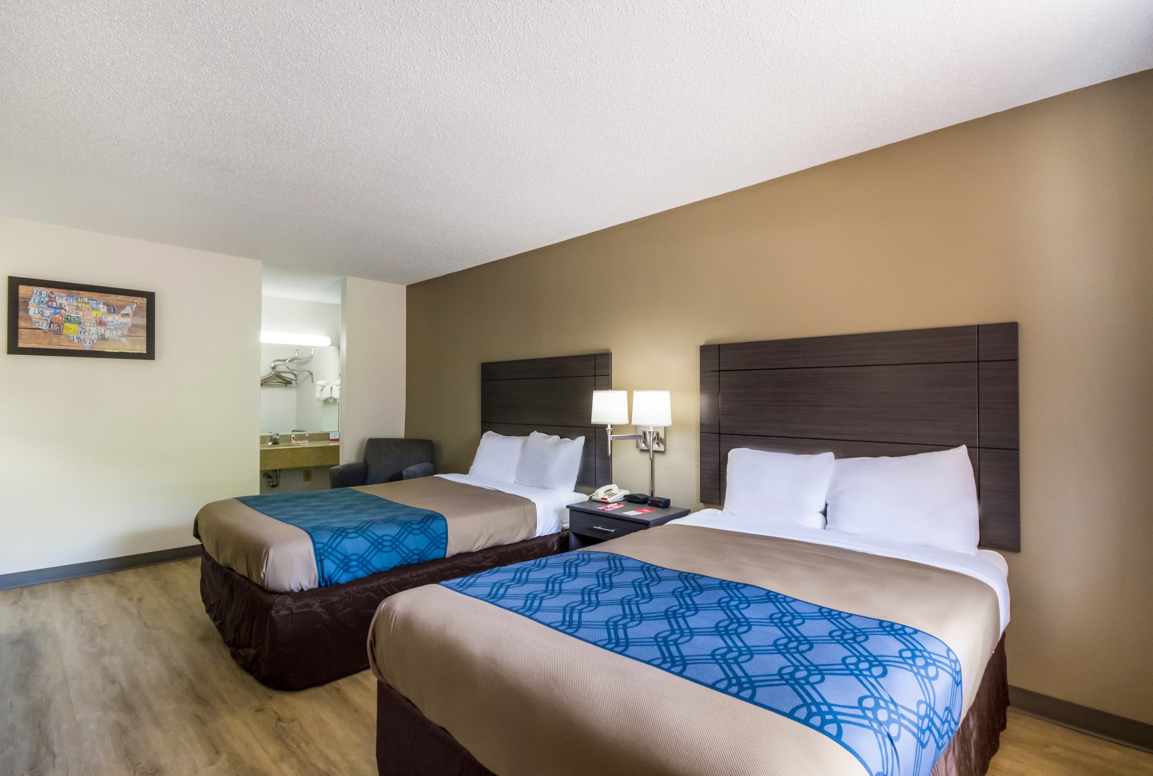 Econo Lodge Little Creek - Image 2