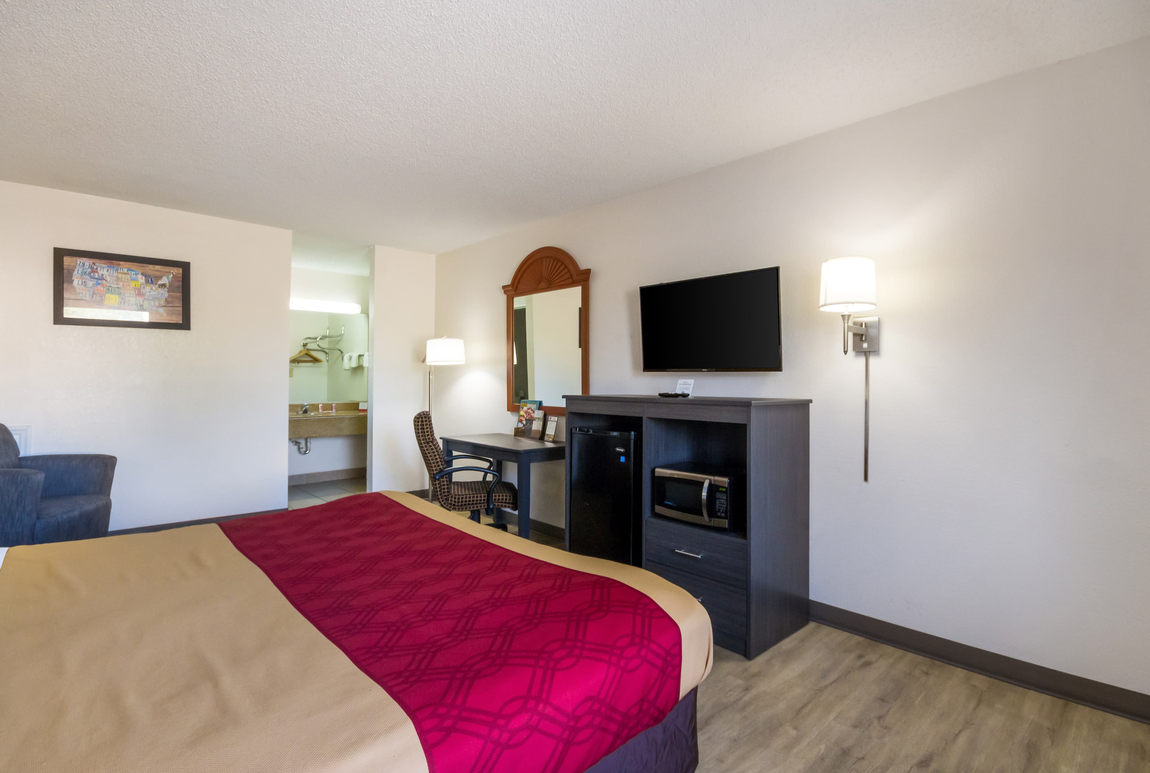 Econo Lodge Little Creek — 14