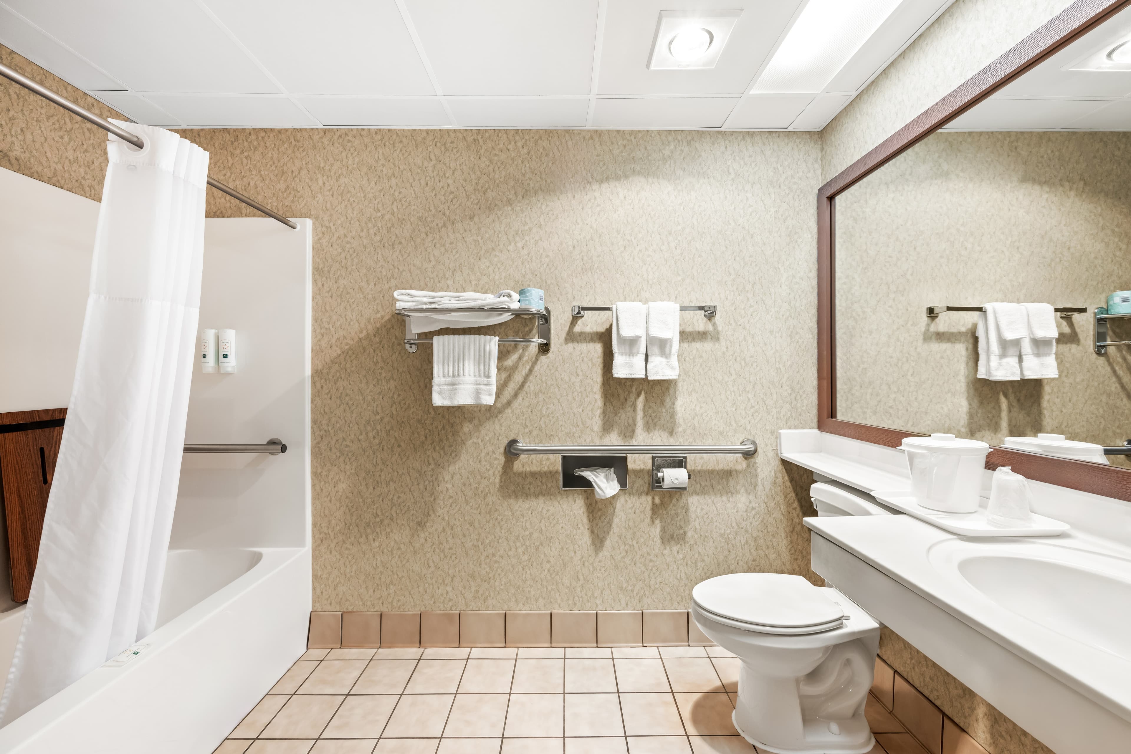 Quality Inn & Suites Big Stone Gap - Image 5