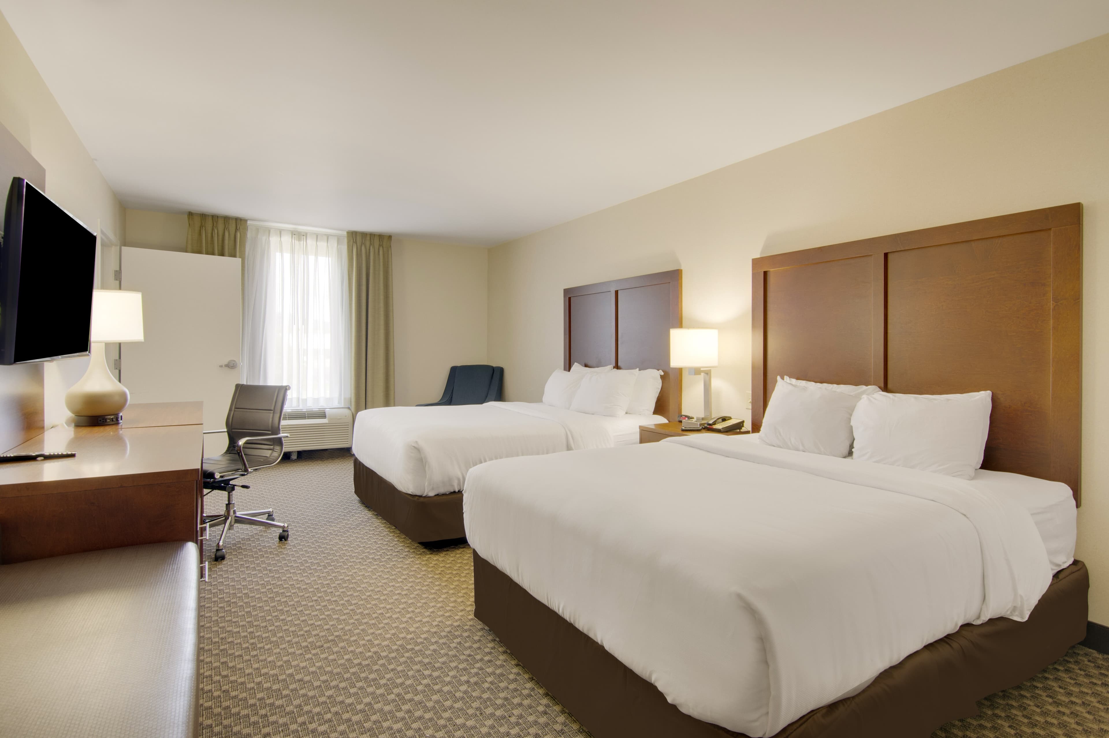 Comfort Inn Airport - Image 4