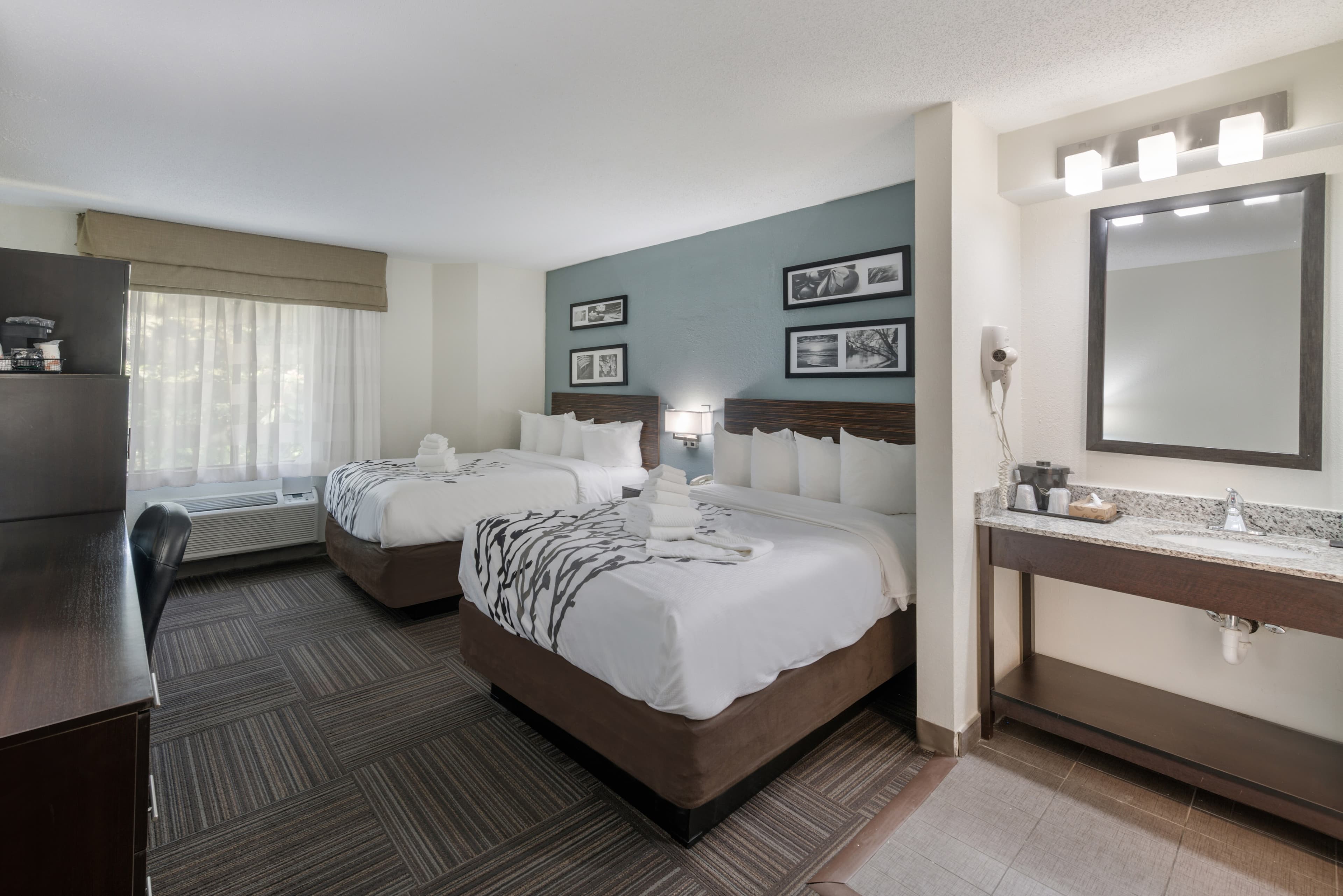 Sleep Inn & Suites Chesapeake - Portsmouth - Image 2