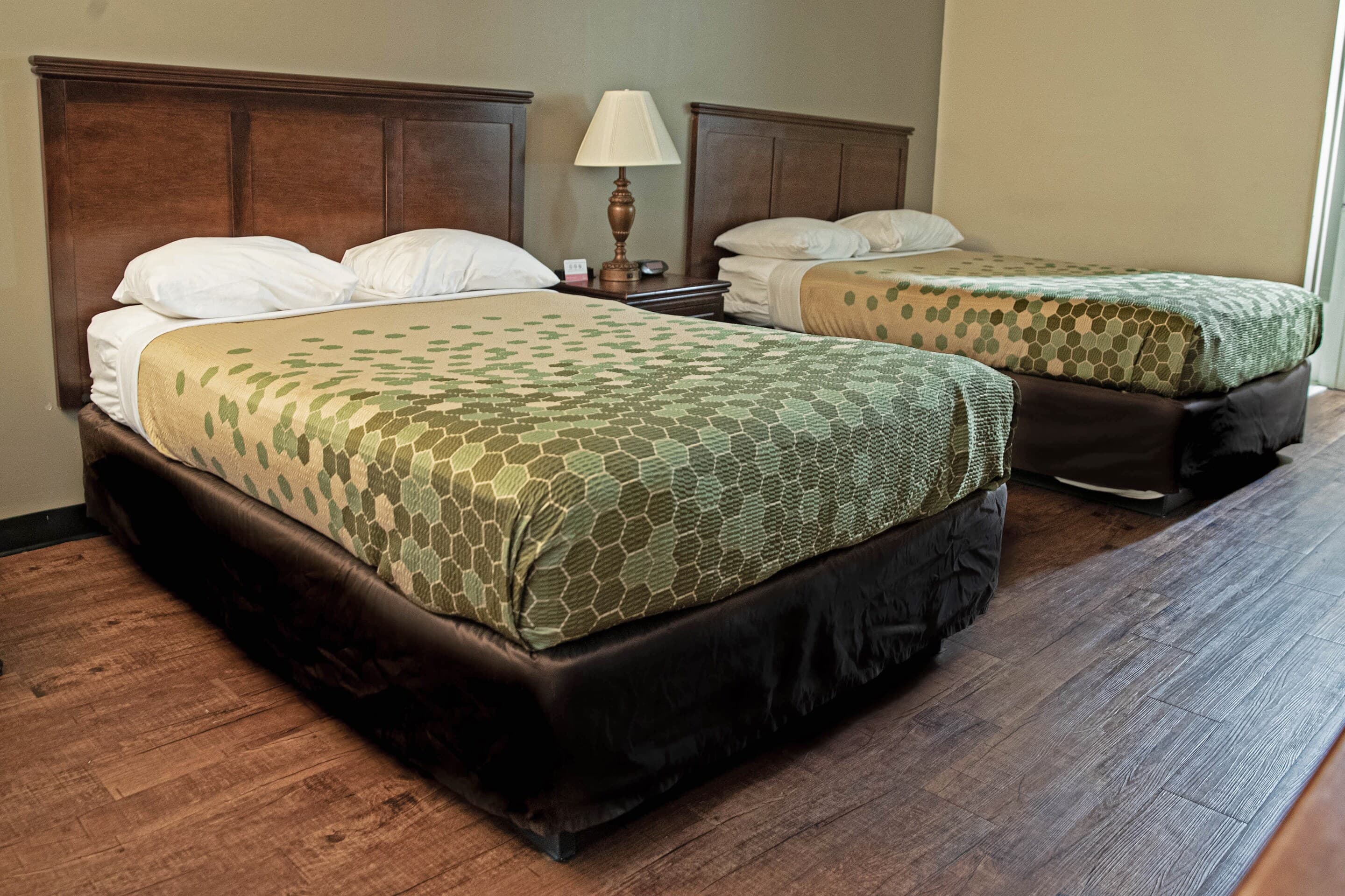 Econo Lodge Hopewell Near Fort Lee I-295 - Image 2