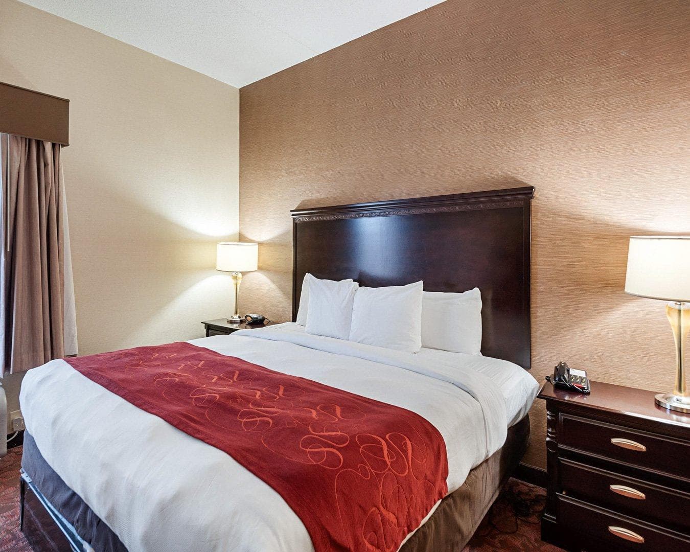 Comfort Suites Chantilly - Dulles Airport - Image 2