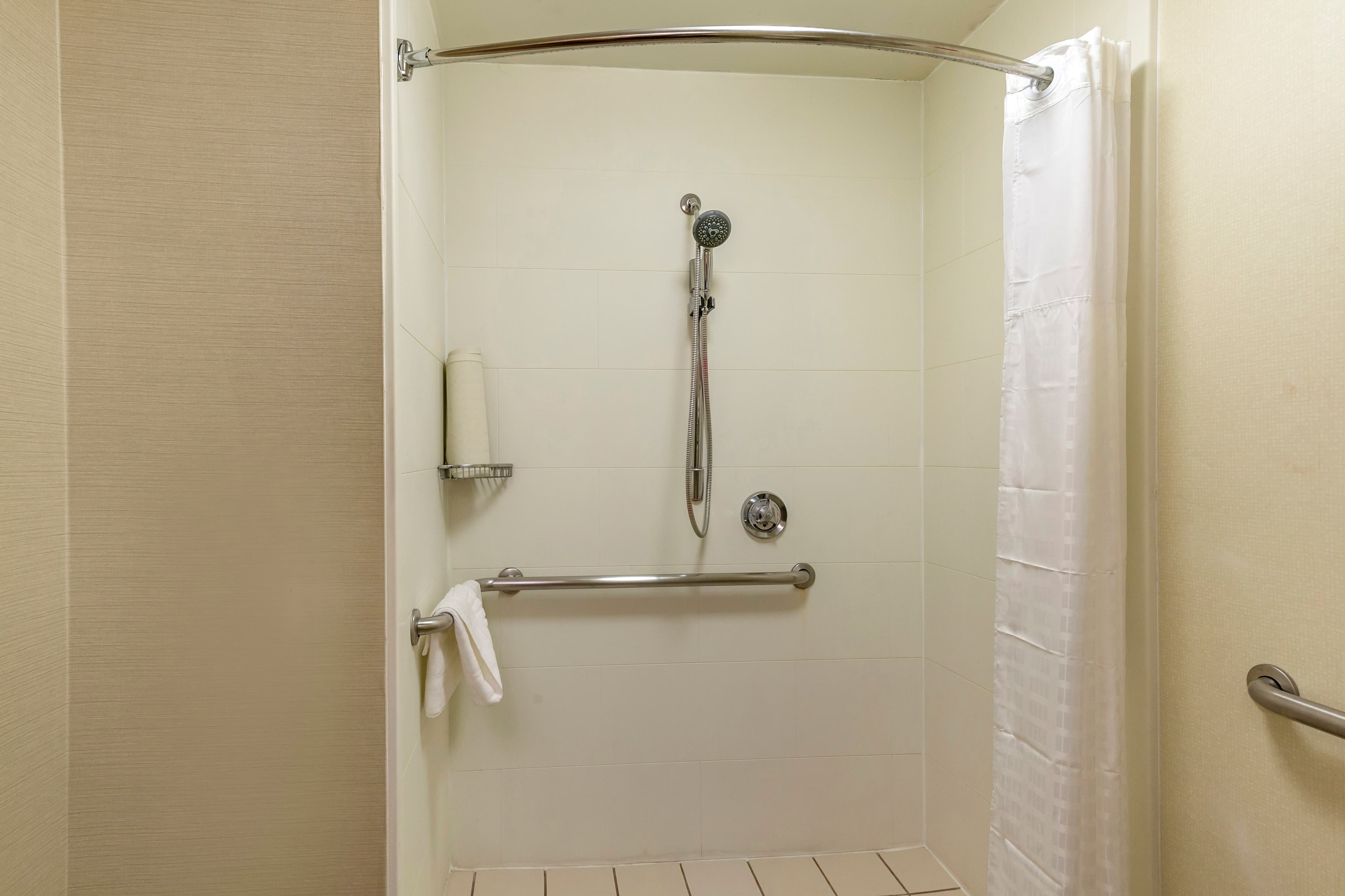 Comfort Suites Manassas Battlefield Park - Image 5