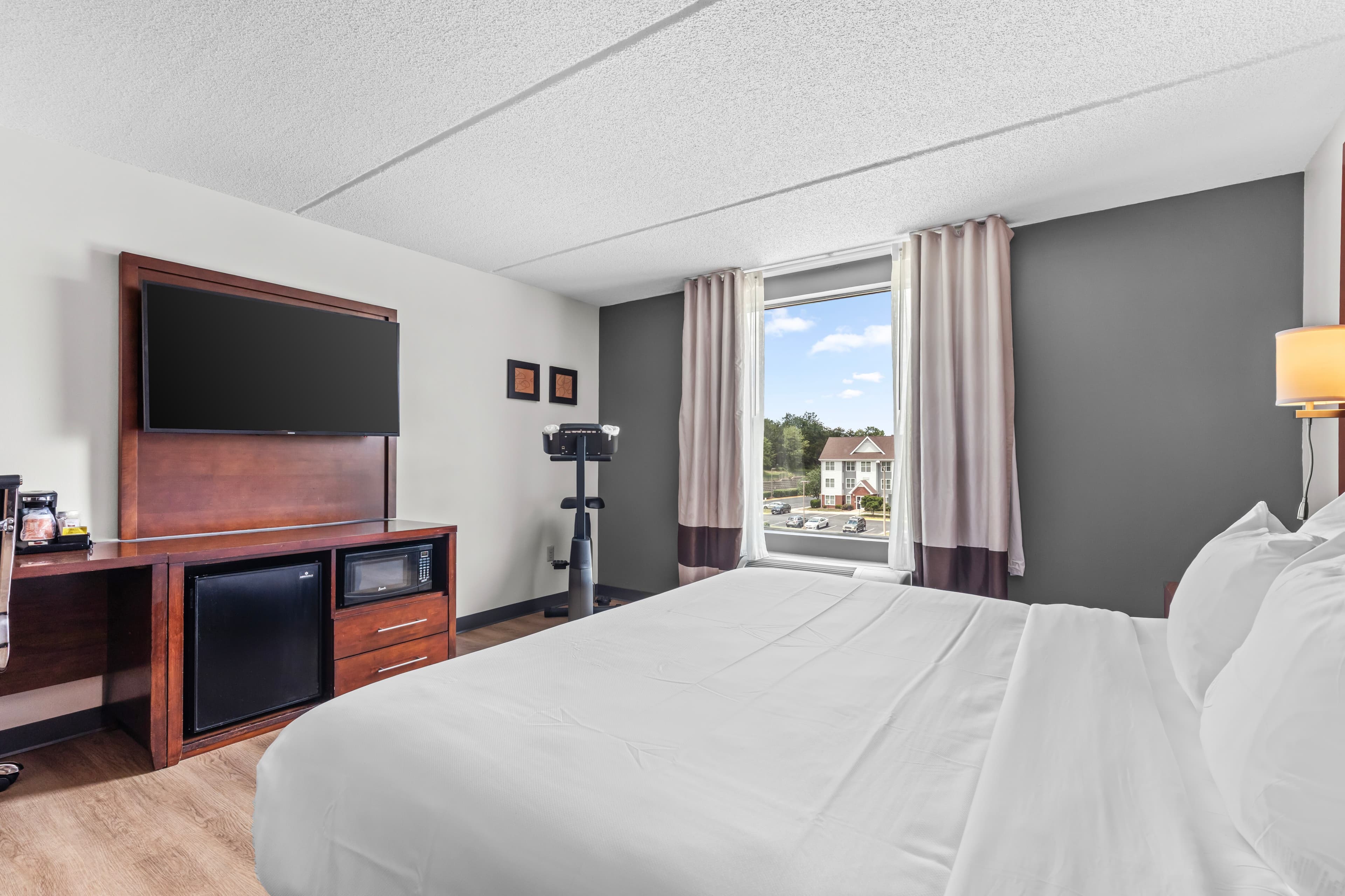 Comfort Suites Manassas Battlefield Park — 12