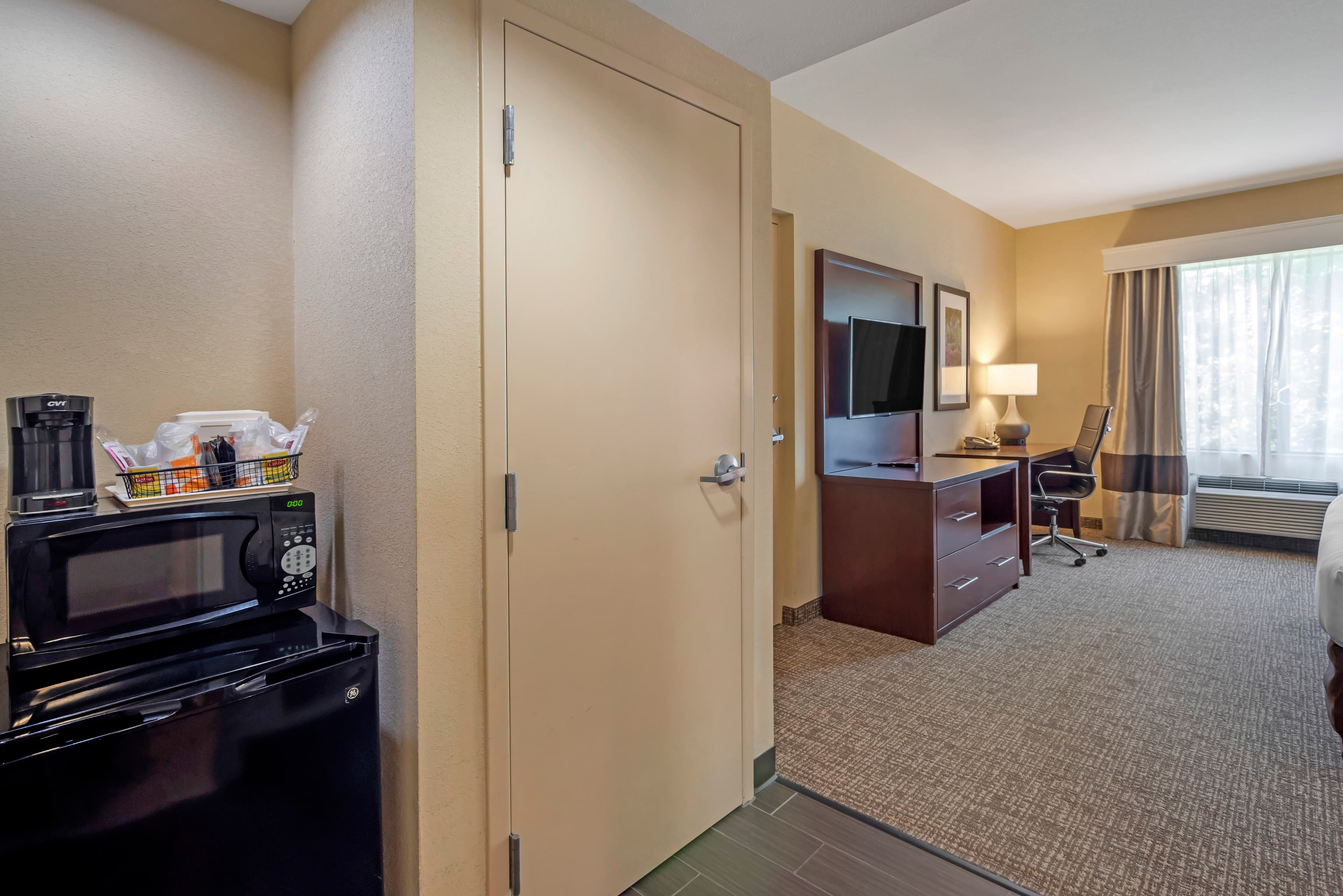 Comfort Suites Fredericksburg North — 8