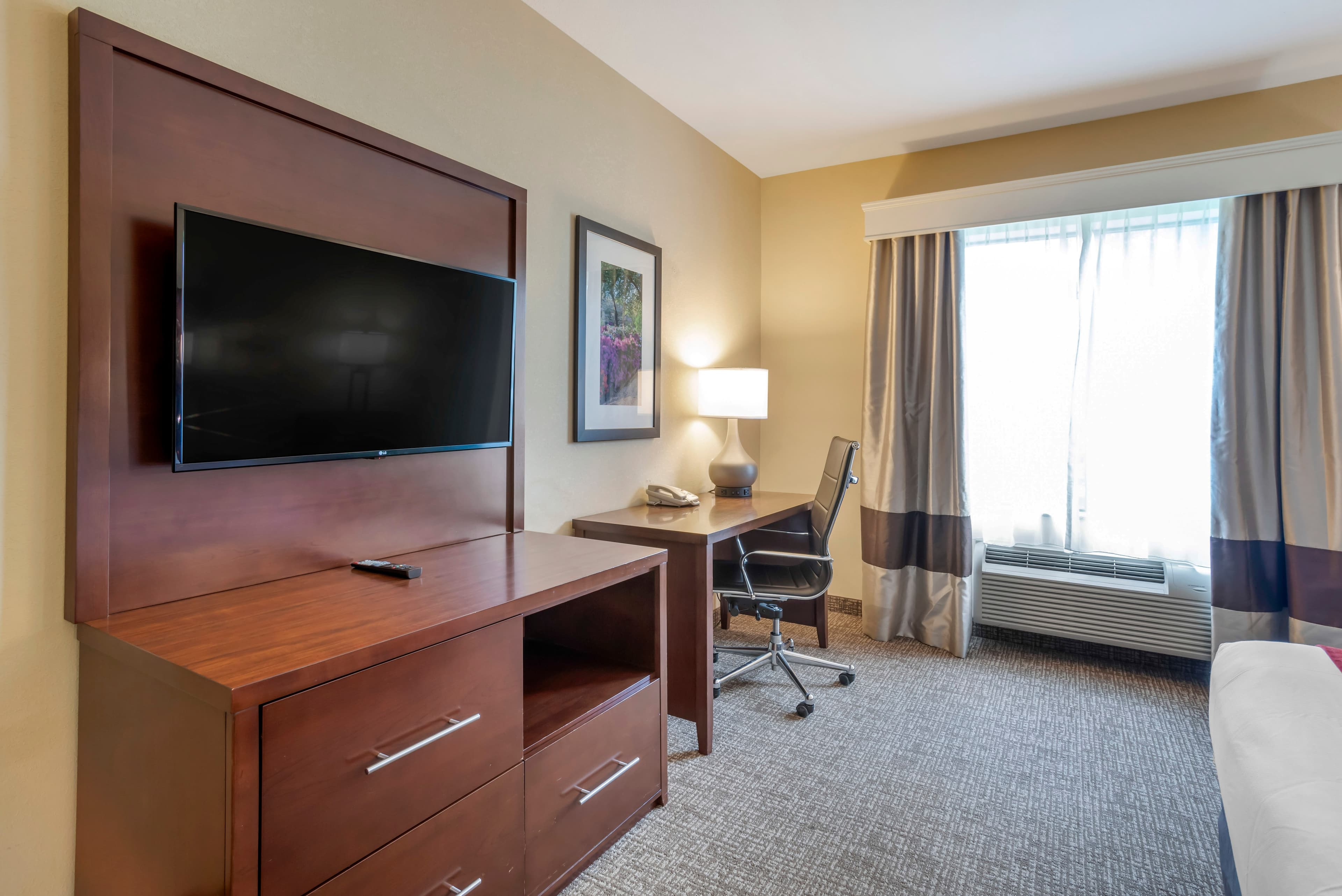Comfort Suites Fredericksburg North — 10