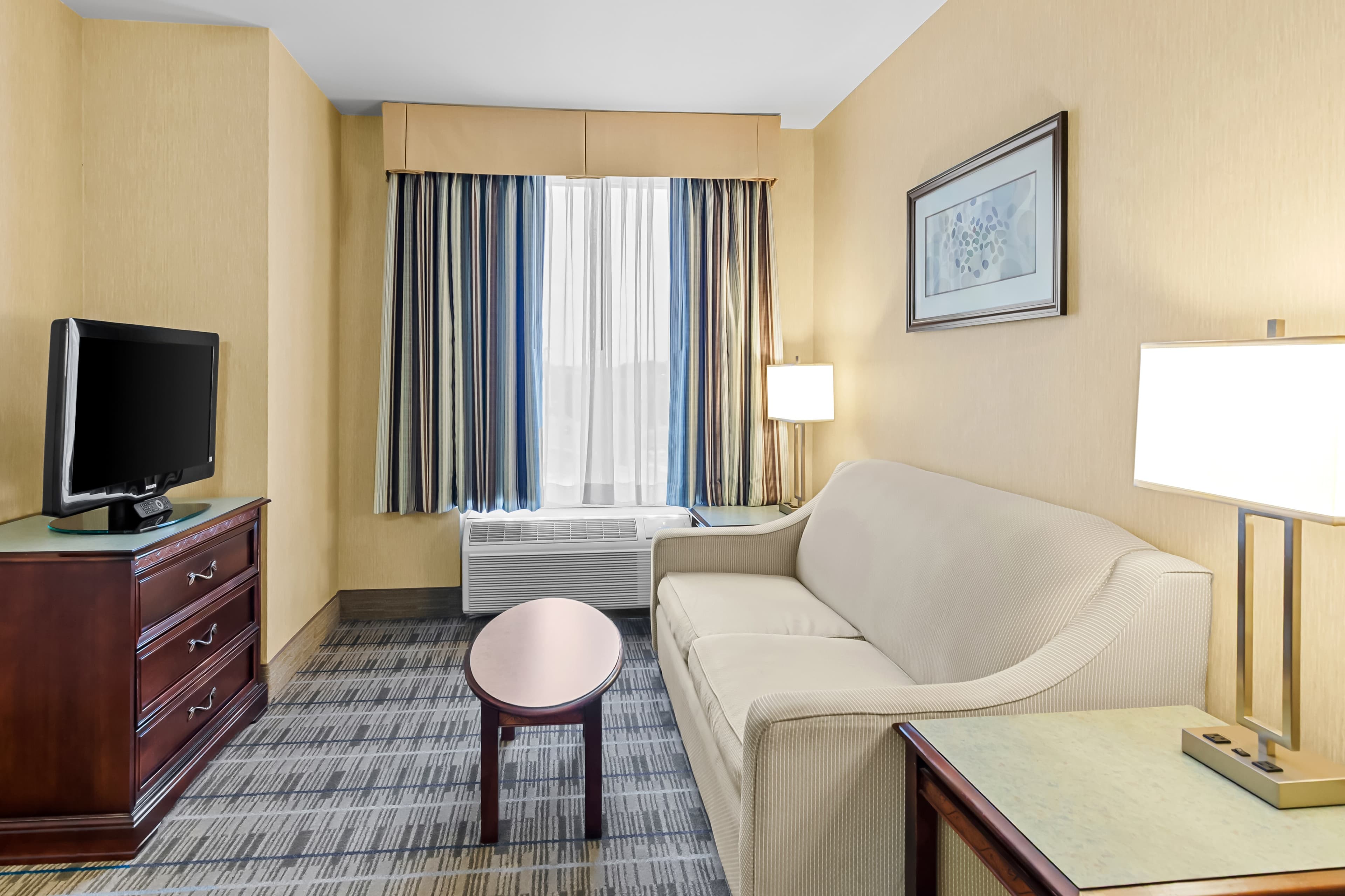 MainStay Suites Roanoke Airport - Image 3