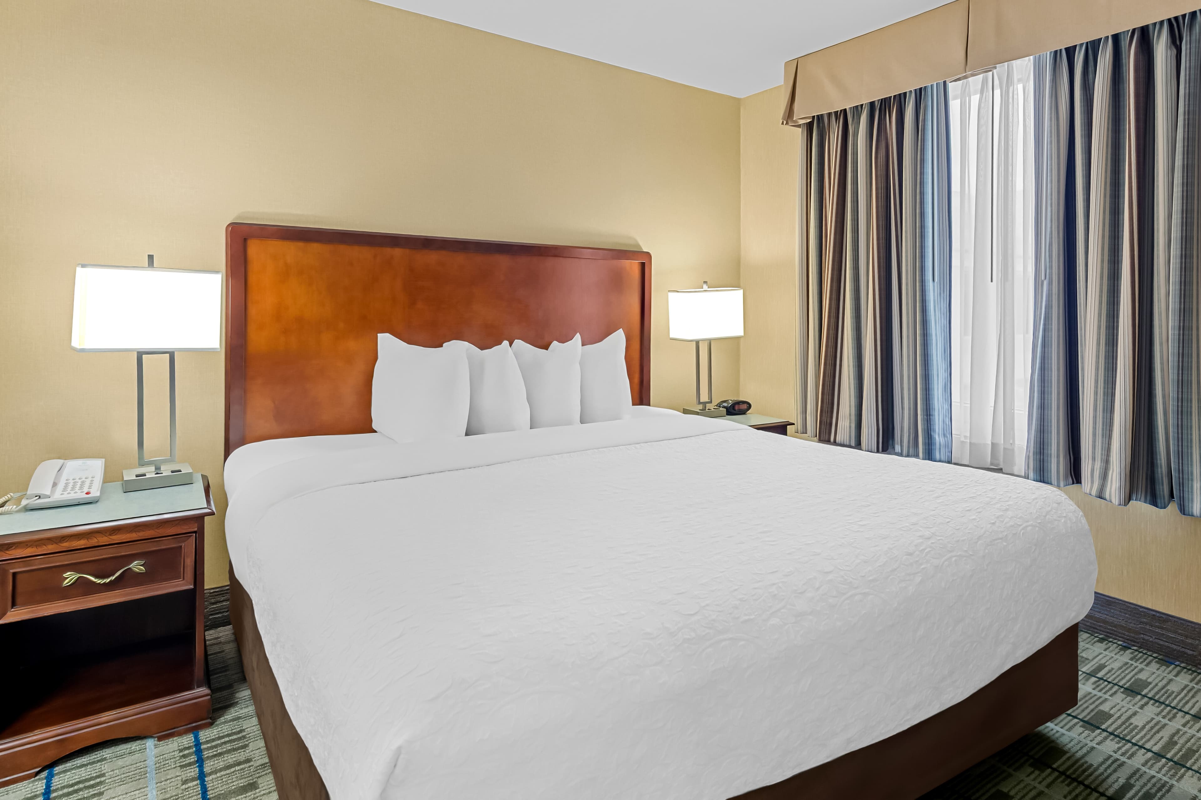 MainStay Suites Roanoke Airport - Image 4