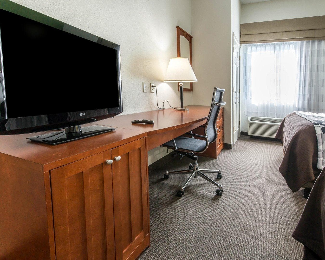 Sleep Inn & Suites Winchester near University - Image 3