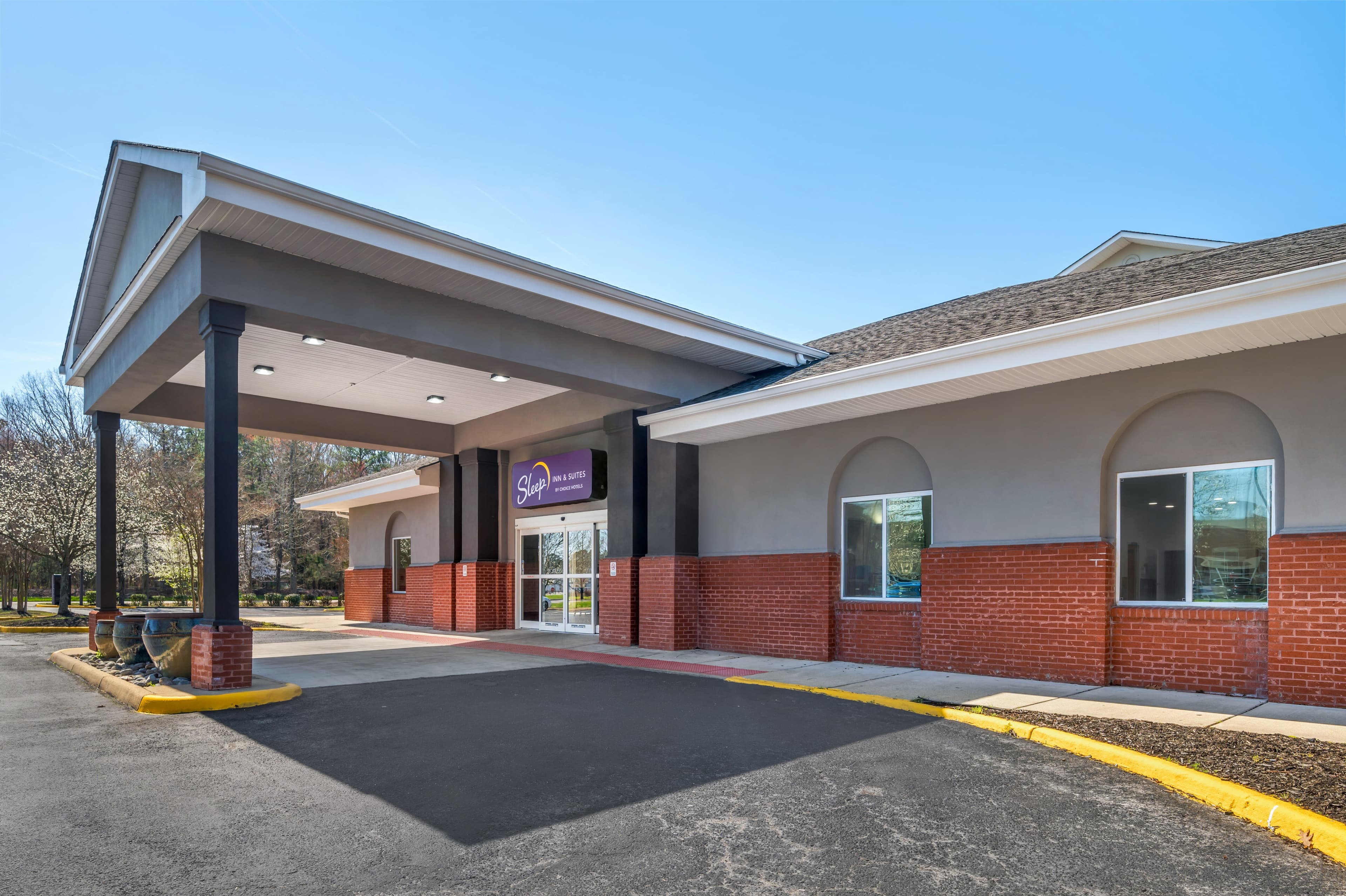 Sleep Inn & Suites Newport News City Center Area - Image 1