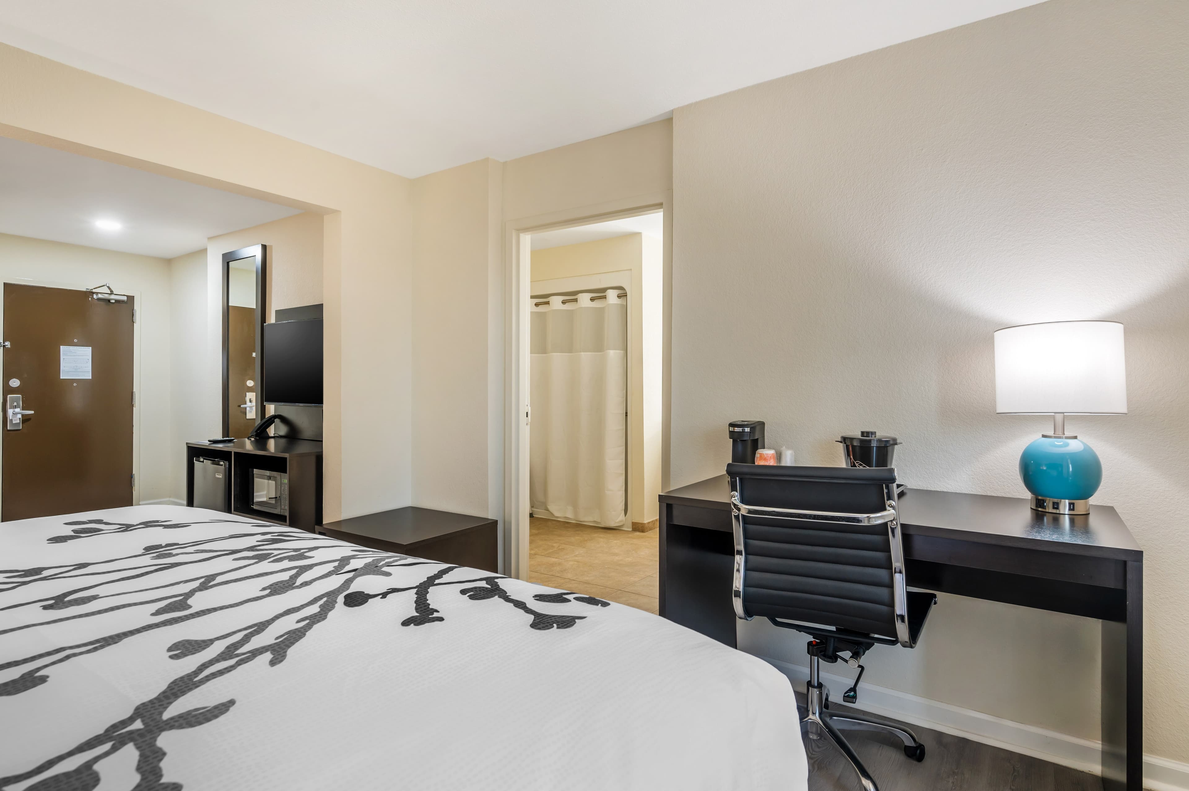 Sleep Inn & Suites Newport News City Center Area — 20