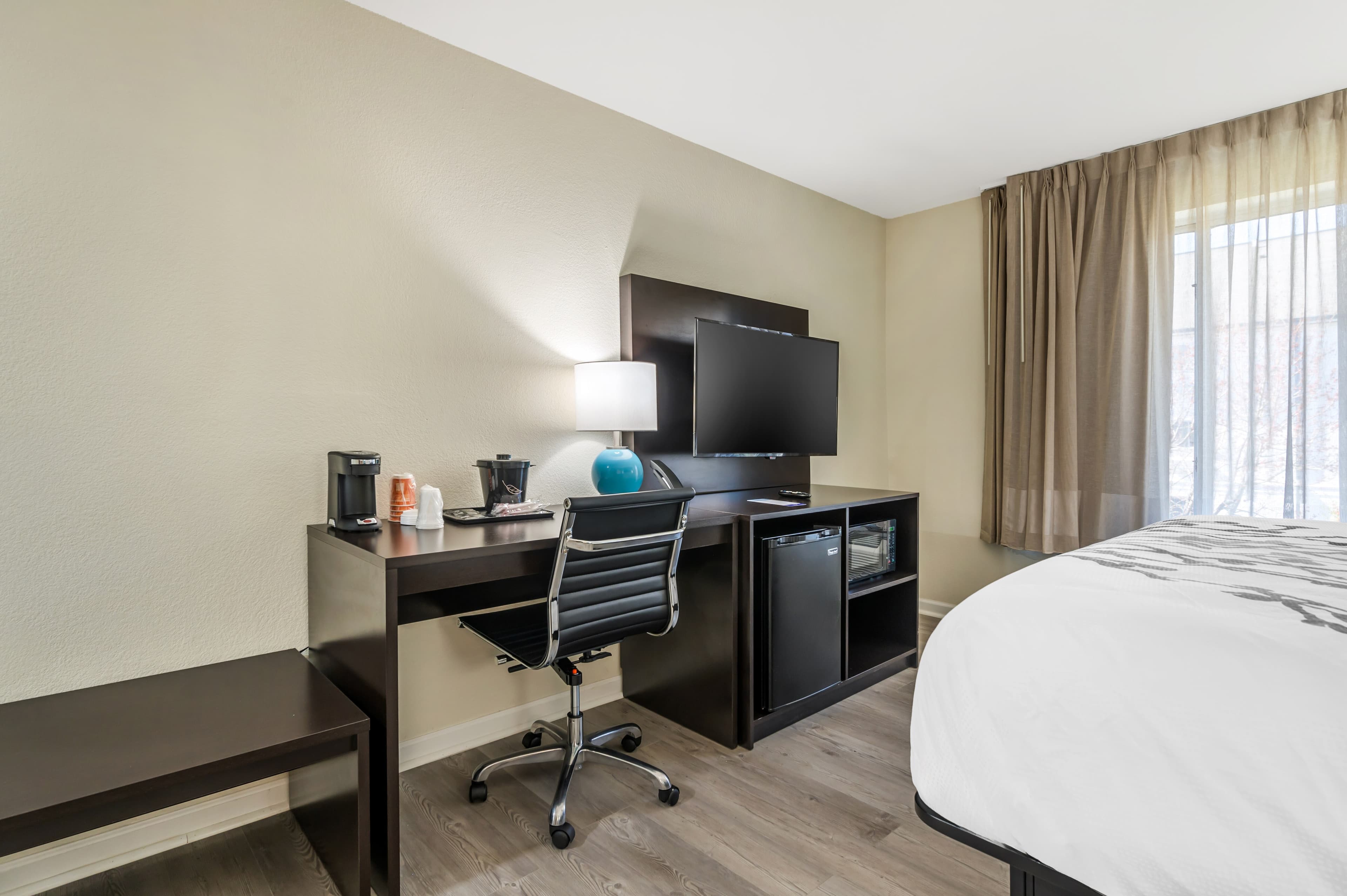 Sleep Inn & Suites Newport News City Center Area — 8