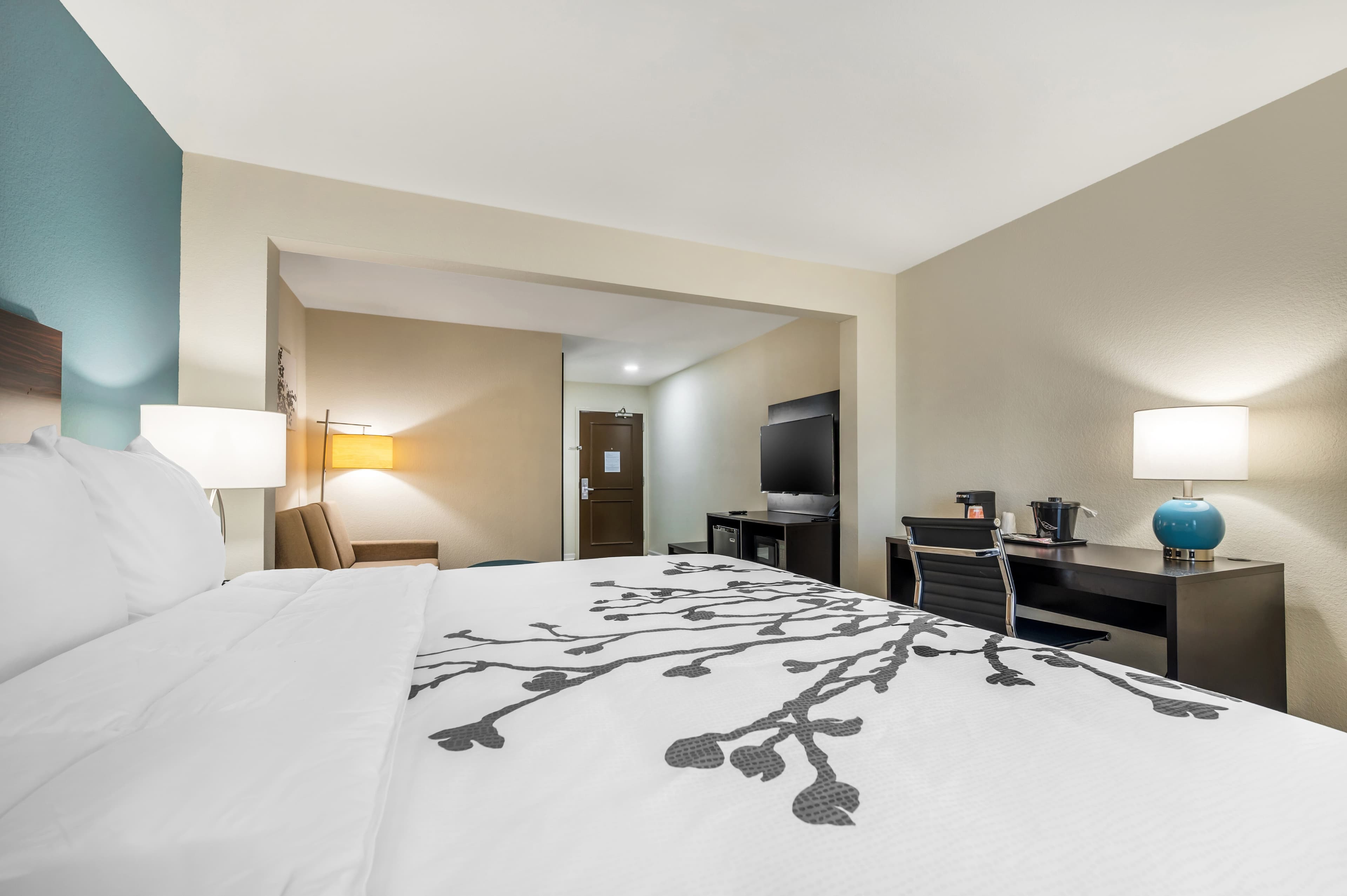 Sleep Inn & Suites Newport News City Center Area — 14