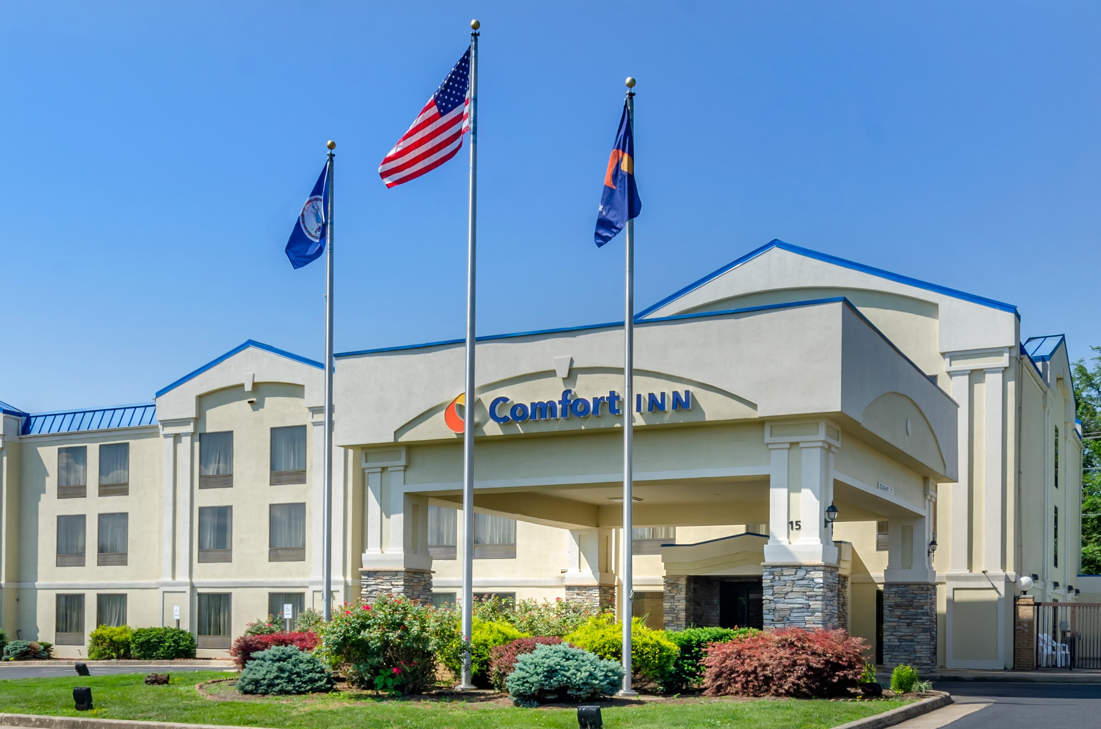 Comfort Inn Waynesboro - Image 1