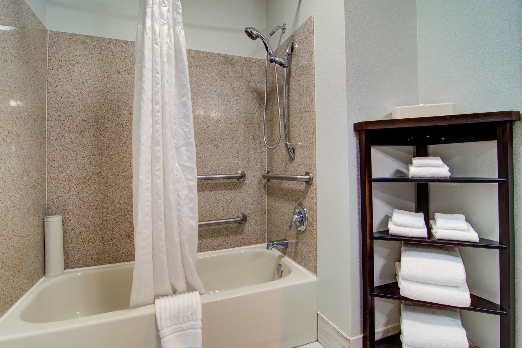 Comfort Suites Newport News Airport - Image 5