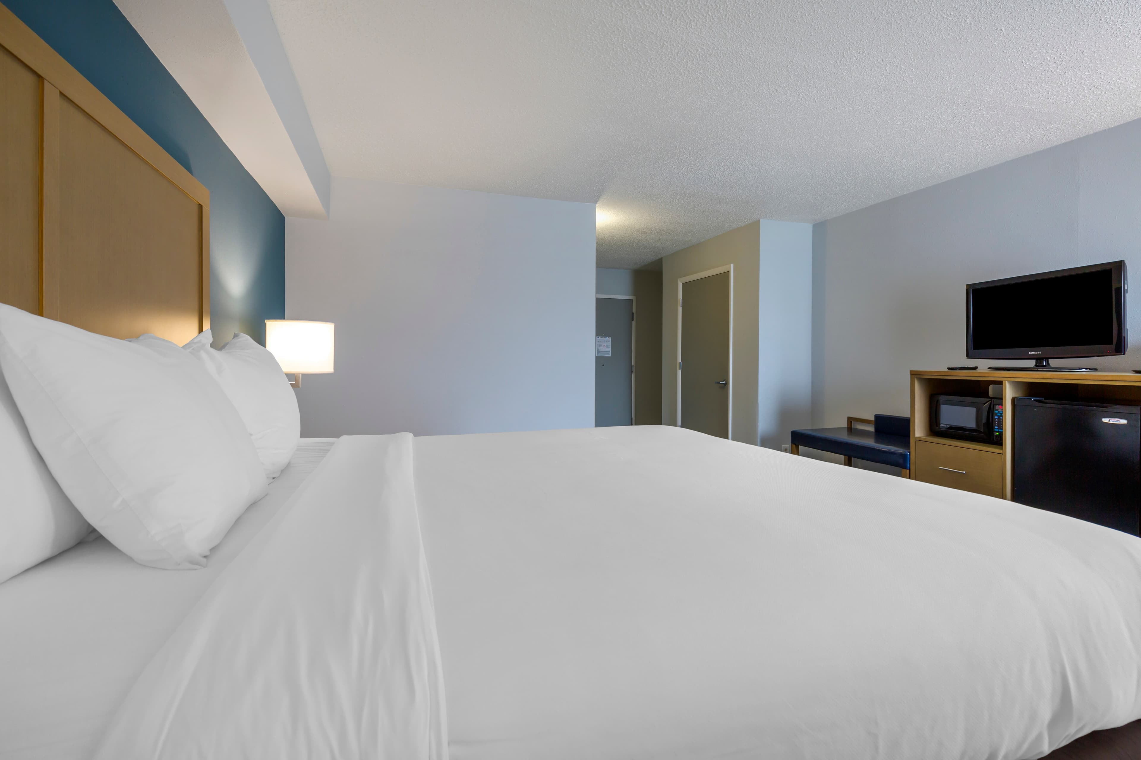 Comfort Inn & Suites Alexandria West — 15