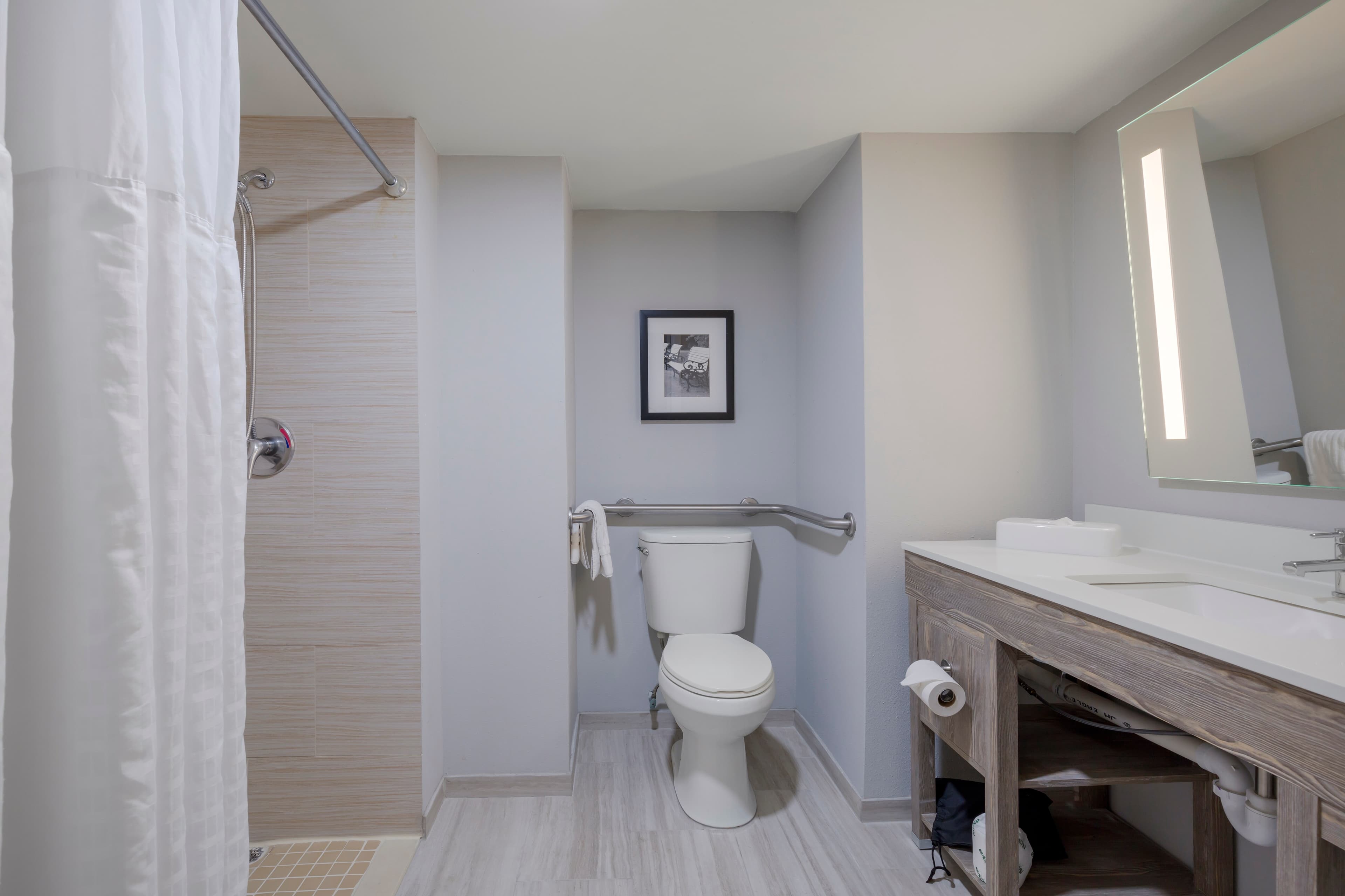Comfort Inn & Suites Alexandria West — 17