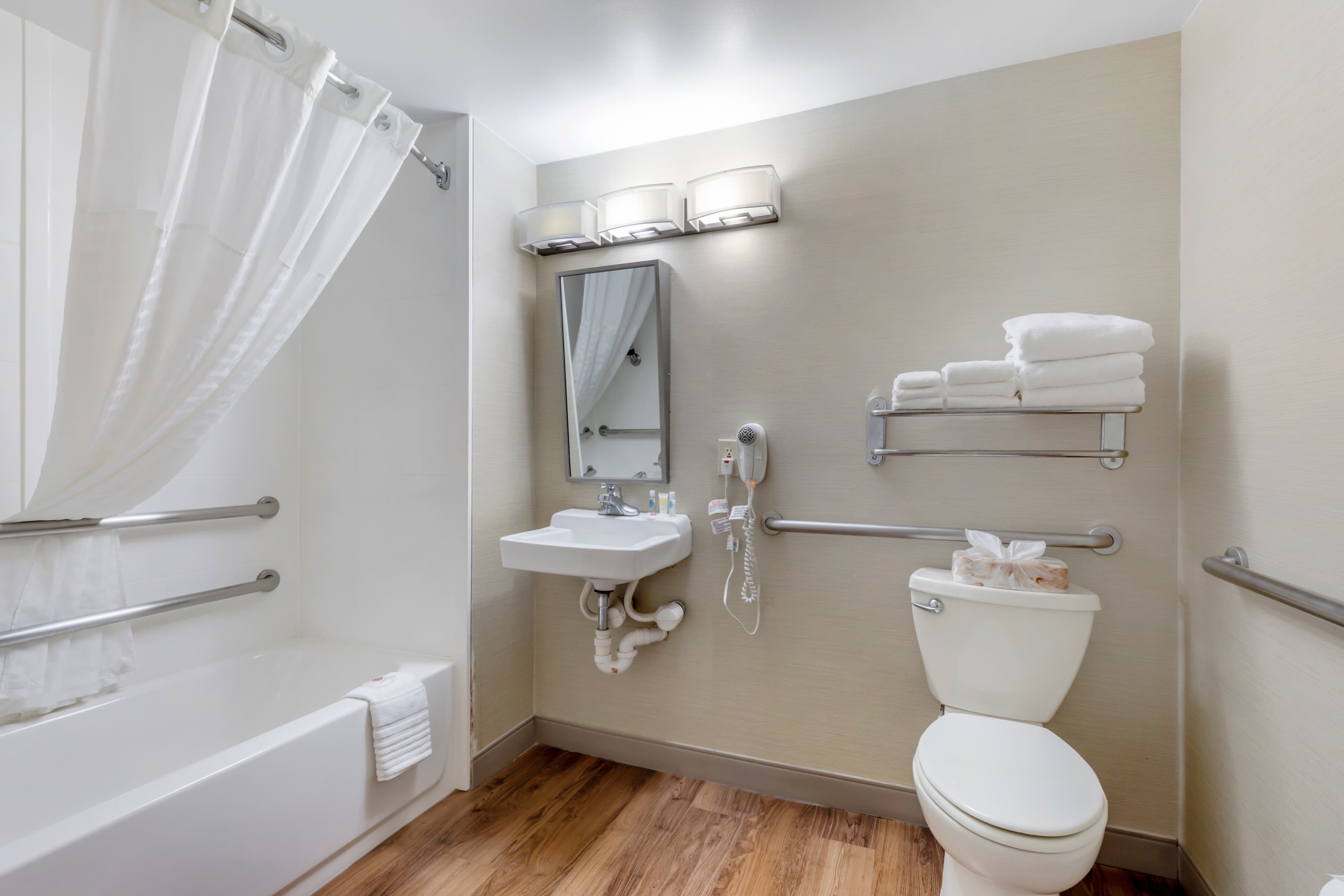 Comfort Inn Herndon-Reston - Image 5