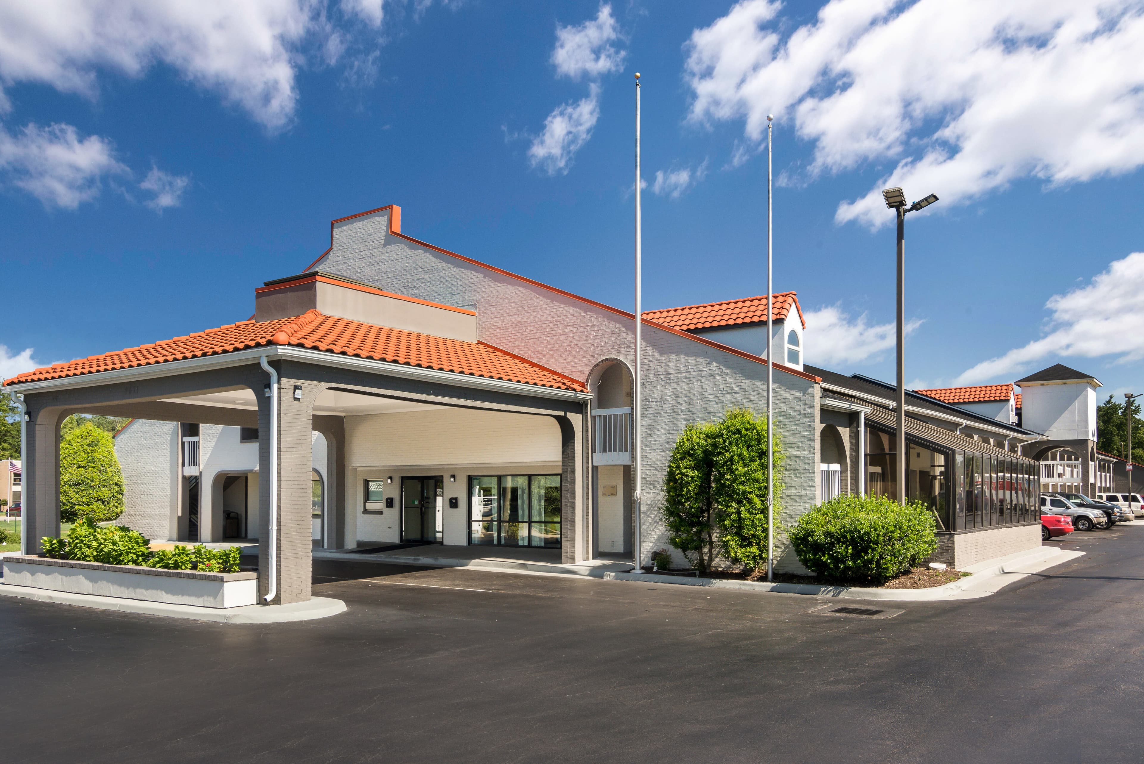 Rodeway Inn At Fort Lee - Image 1