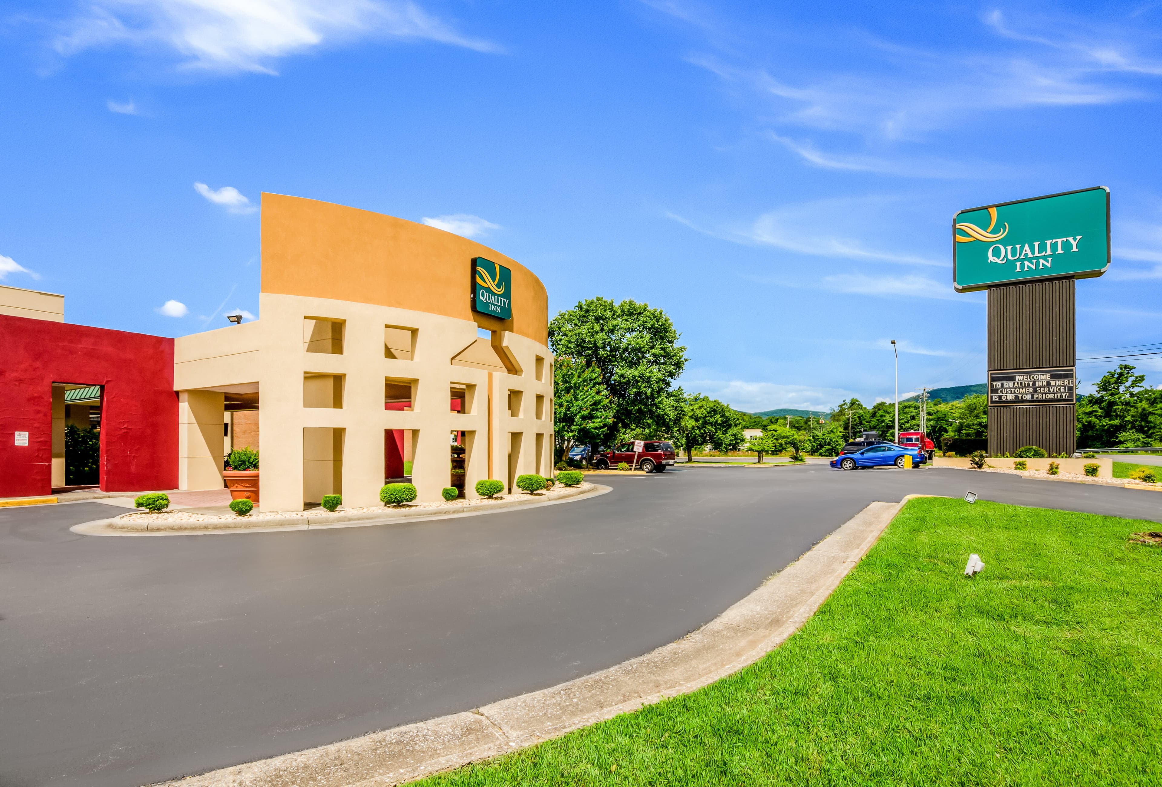 Quality Inn Roanoke Airport - Image 1