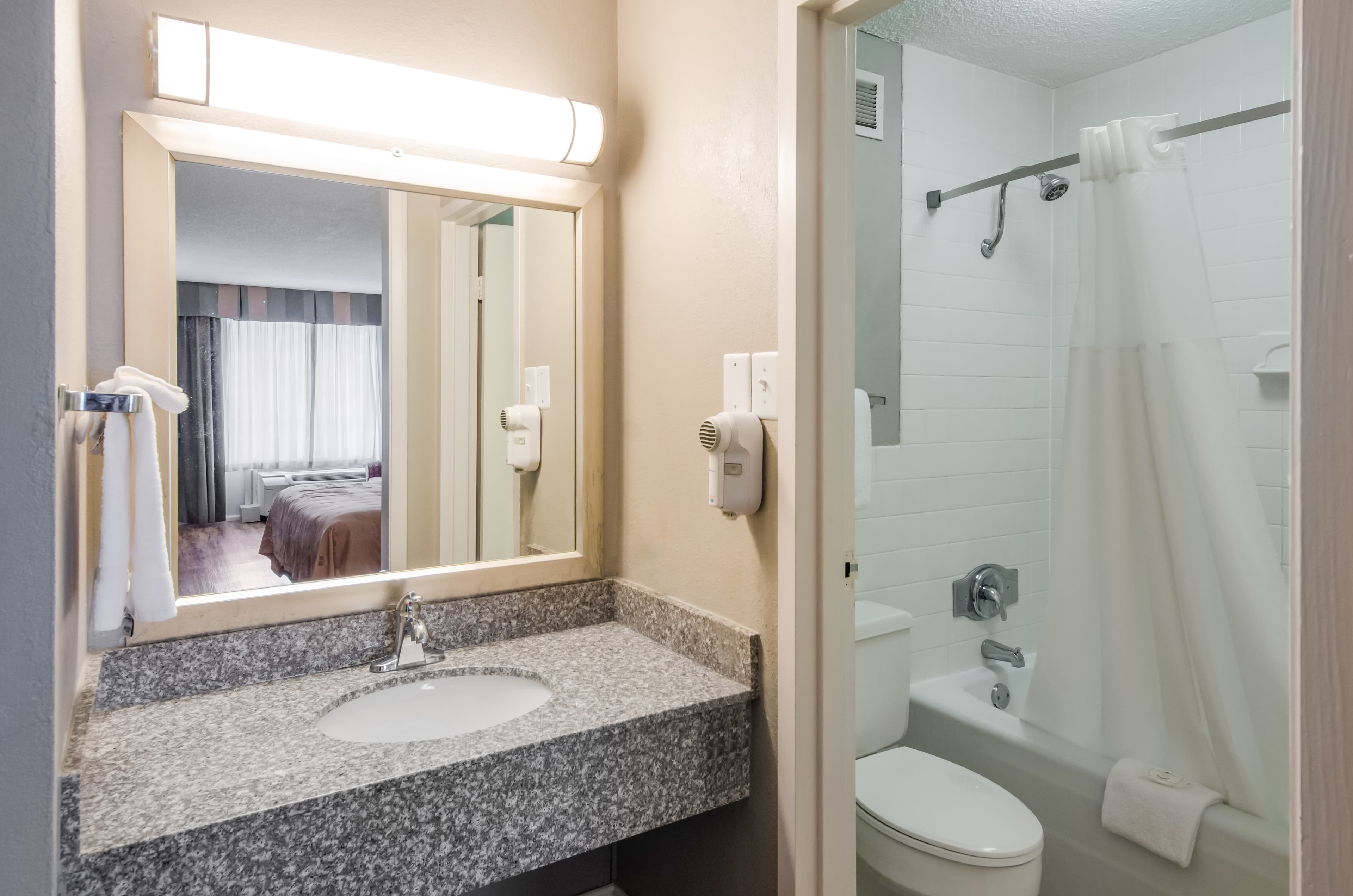 Quality Inn Roanoke Airport — 9