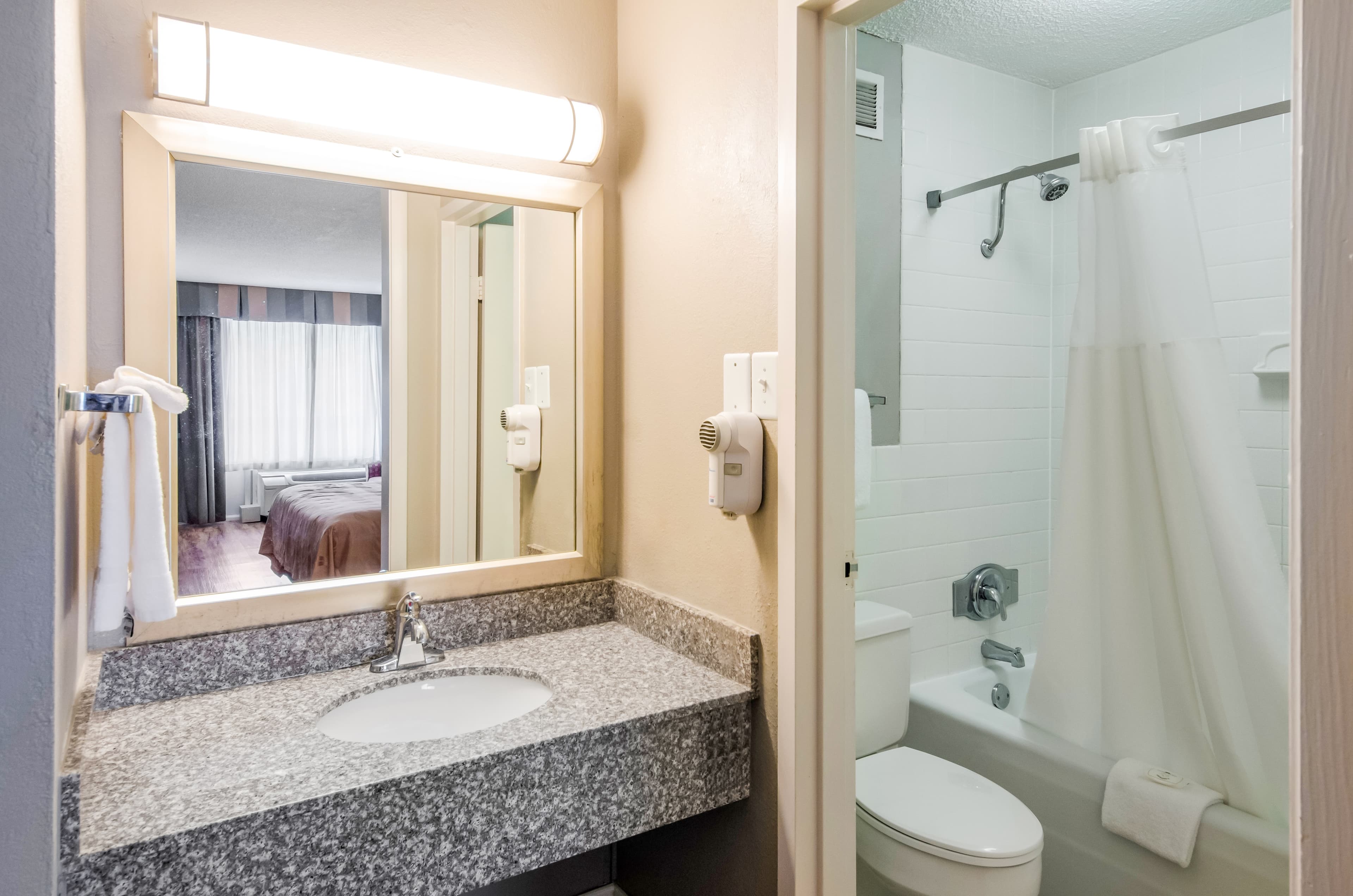 Quality Inn Roanoke Airport — 13