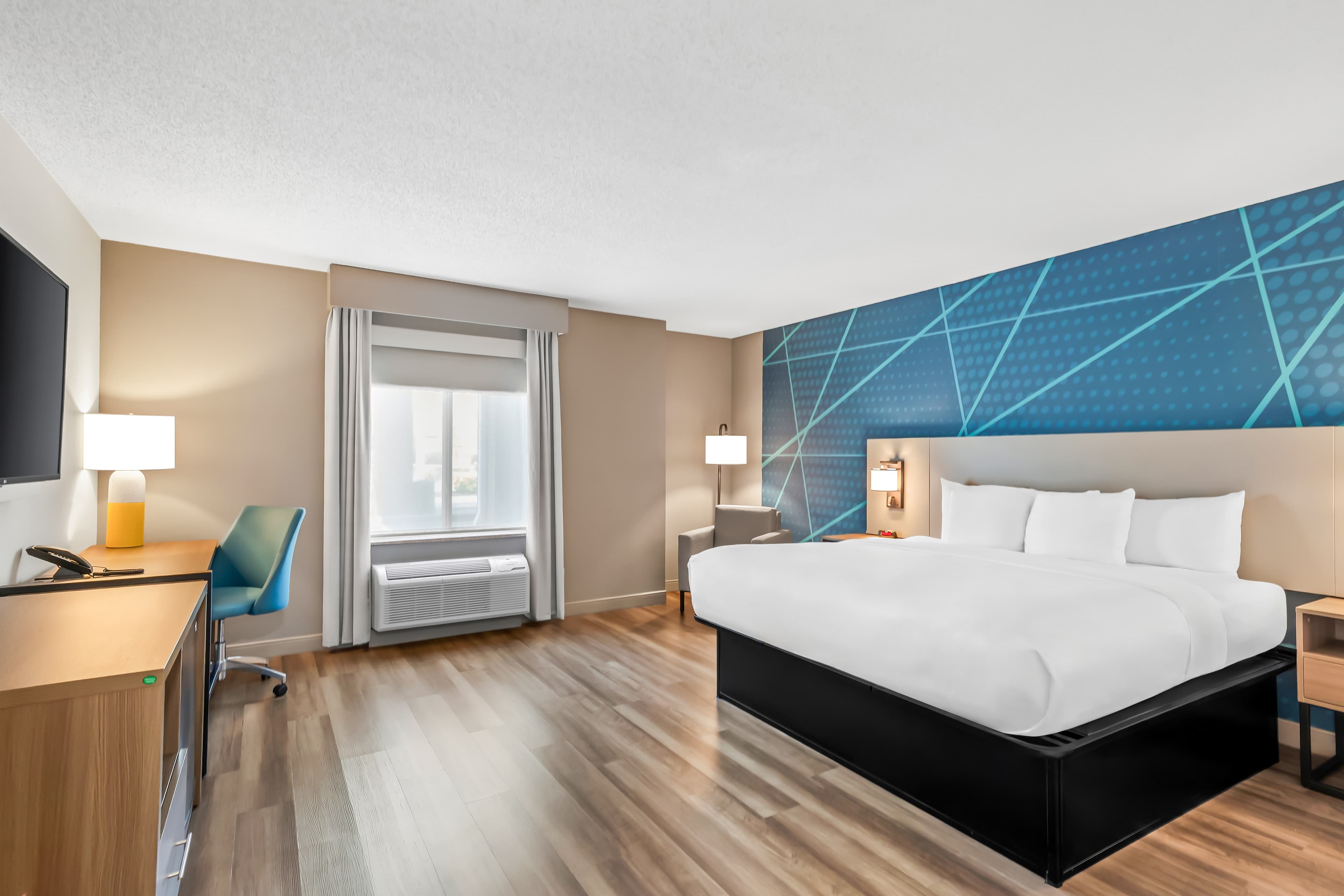 Comfort Inn Emporia - Image 3